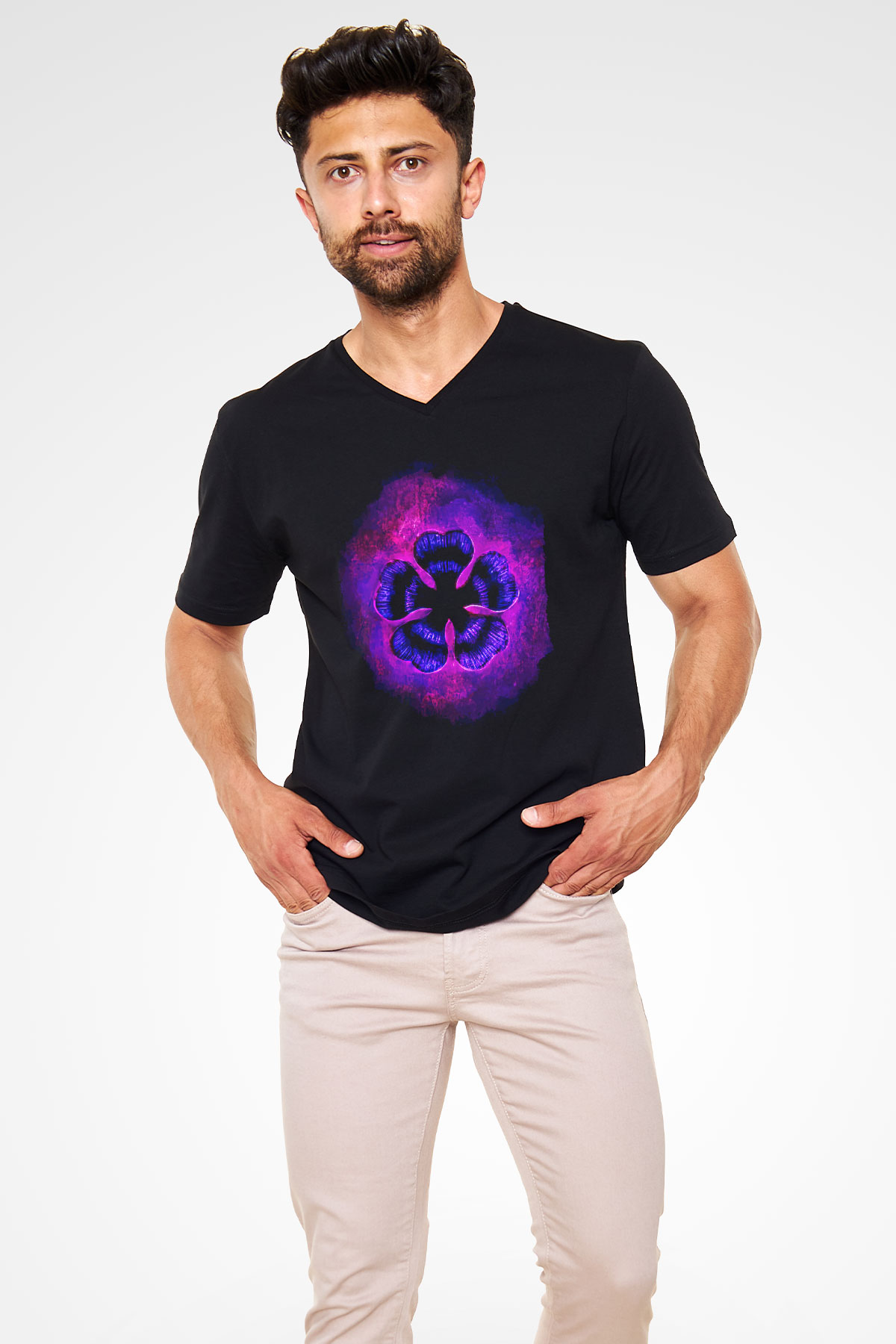 Black Clover Baskılı Unisex Siyah V Yaka Tişört - Tshirt