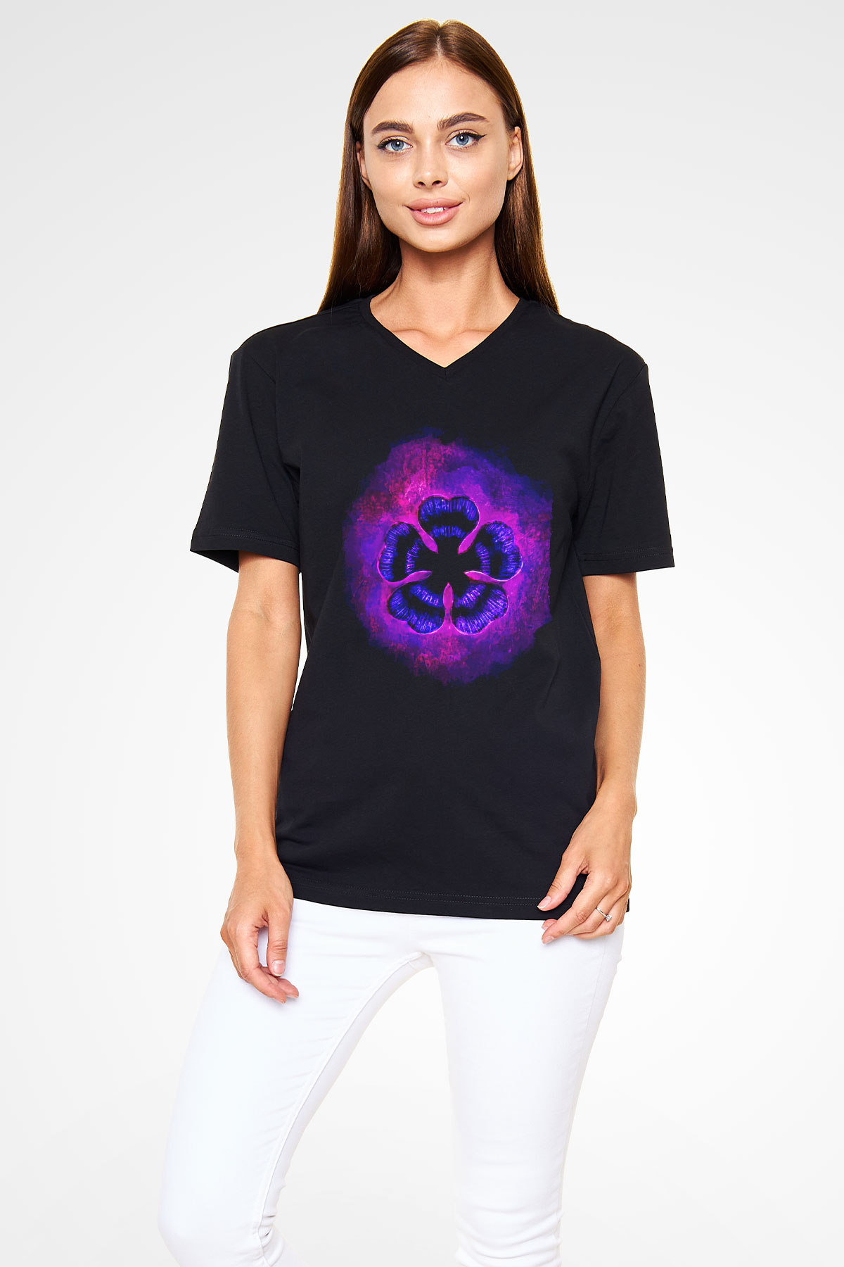 Black Clover Baskılı Unisex Siyah V Yaka Tişört - Tshirt