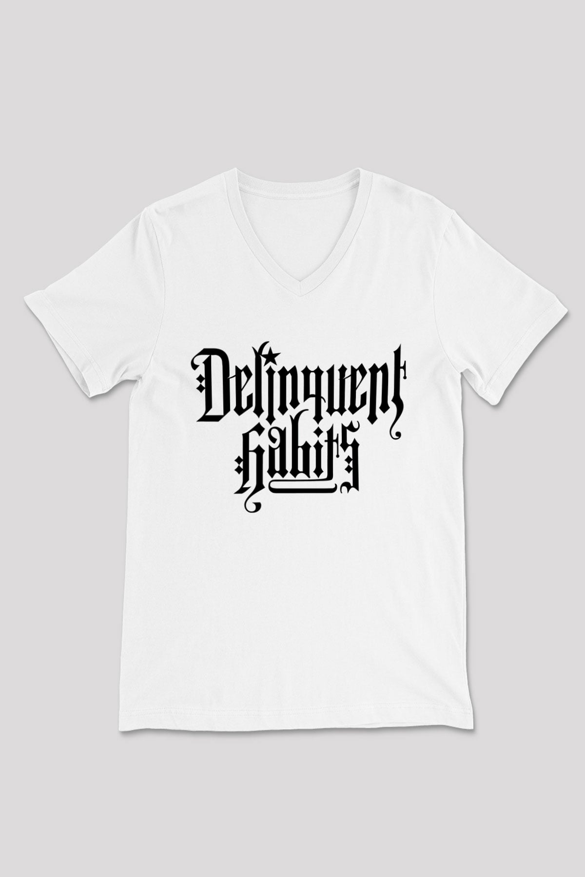 Delinquent Habits Baskılı Beyaz Unisex V Yaka Tişört - Tshirt