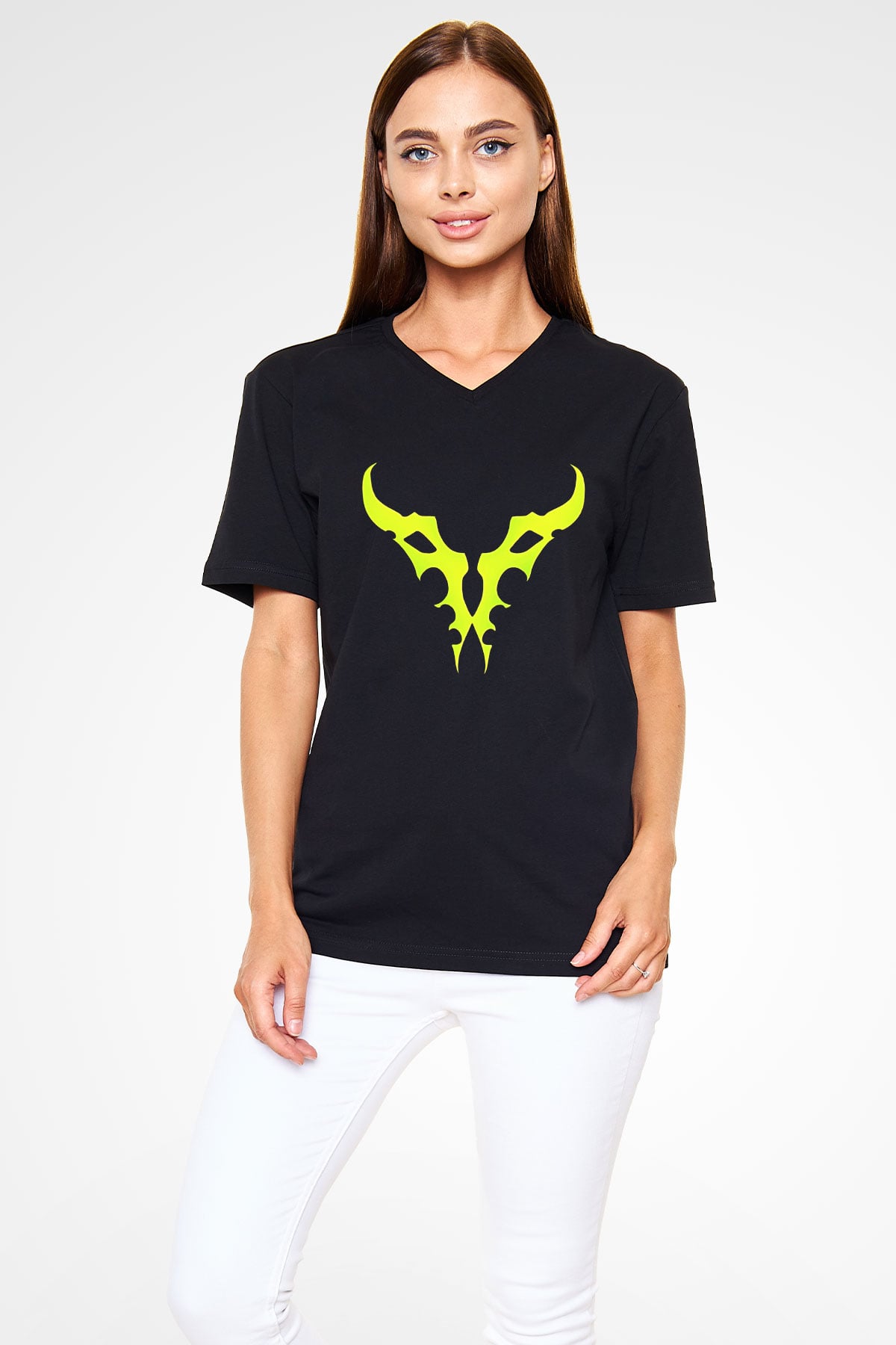 Demon Hunter Baskılı Unisex Siyah V Yaka Tişört - Tshirt