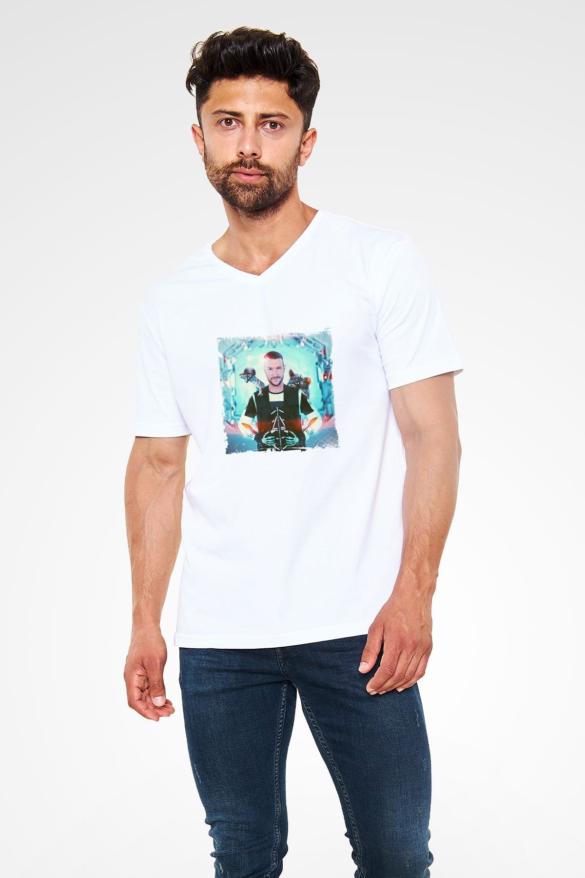 Don Diablo Baskılı Beyaz V Yaka Unisex Tişört