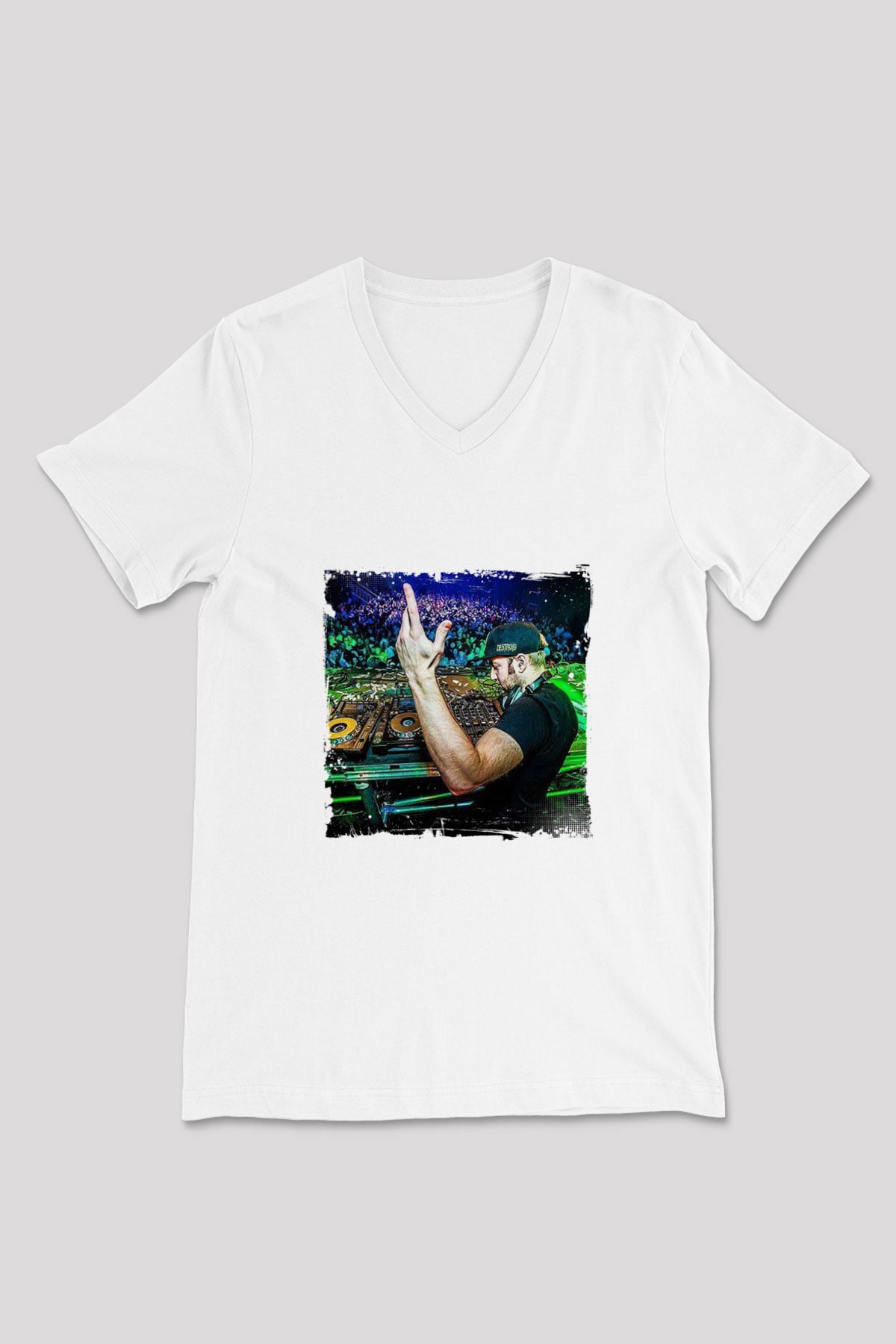 Excision Baskılı Beyaz V Yaka Unisex Tişört