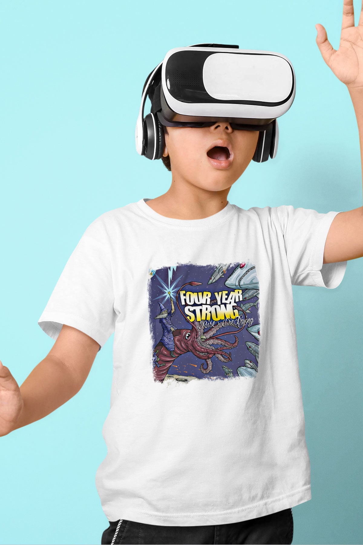 Four Year Strong Baskılı Unisex Beyaz Çocuk Tişört