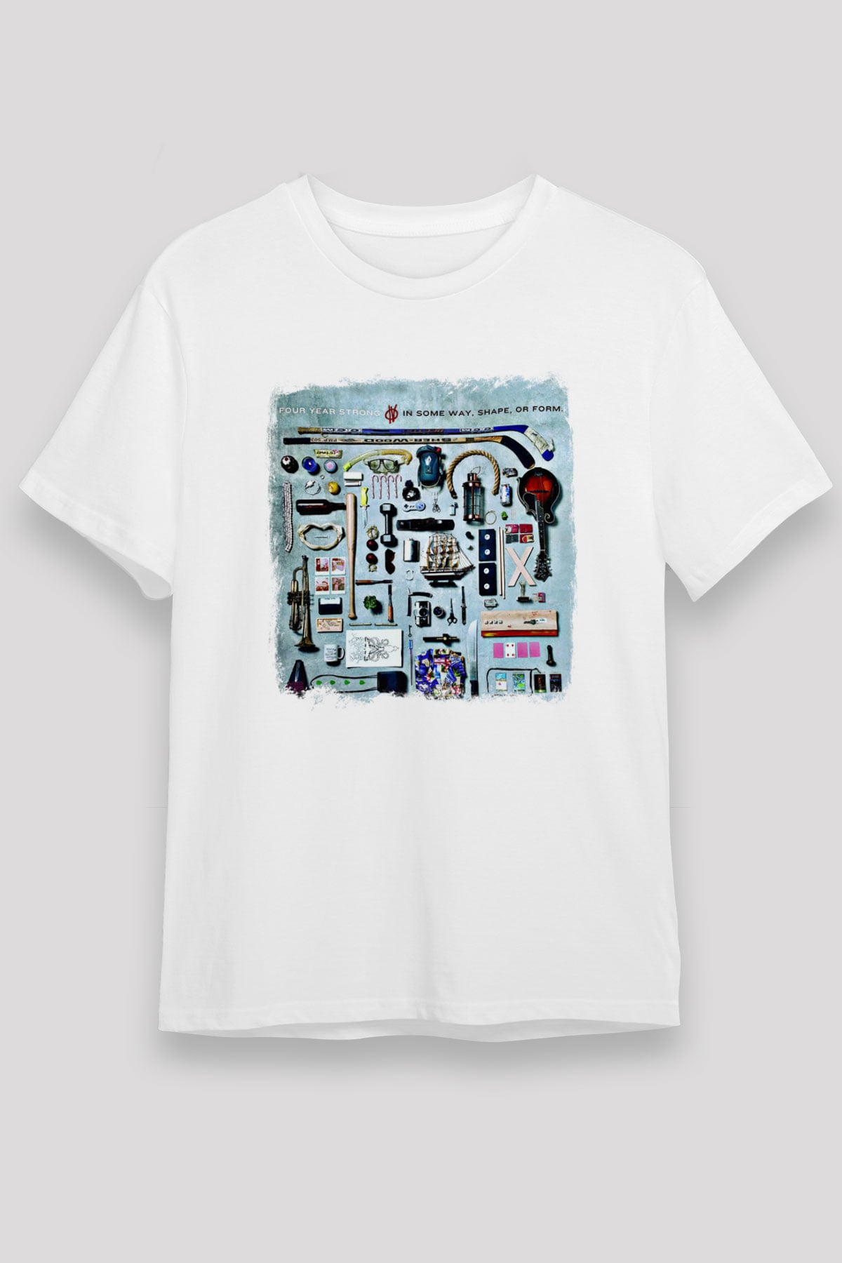Four Year Strong Baskılı Unisex Beyaz Tişört