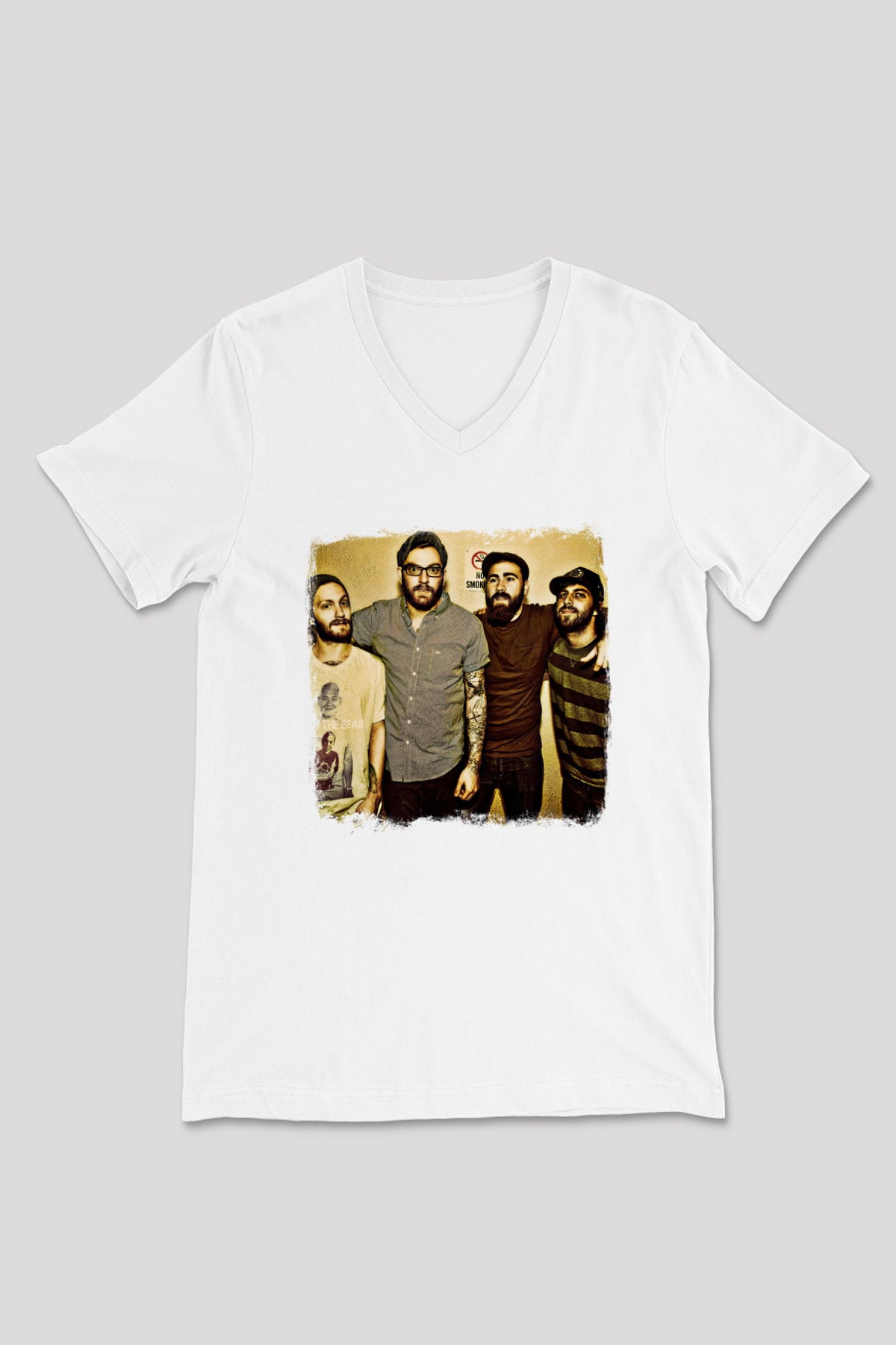 Four Year Strong Baskılı Unisex Beyaz V Yaka Tişört