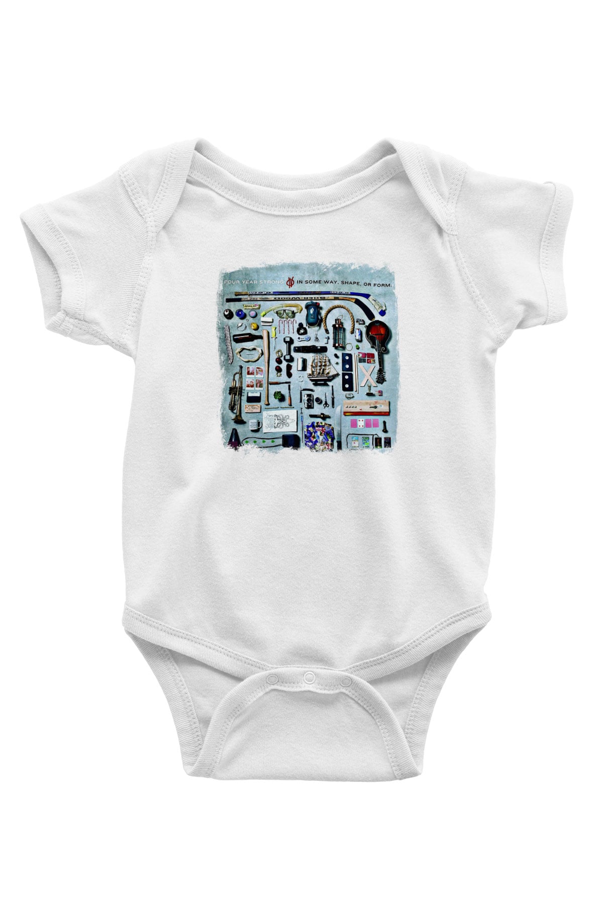 Four Year Strong Baskılı Unisex Beyaz Bebek Body - Zıbın