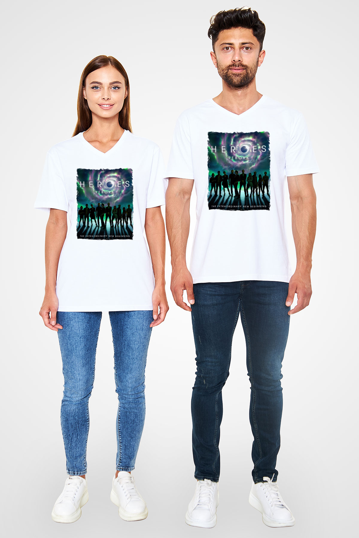 Heroes Beyaz Unisex V Yaka Tişört