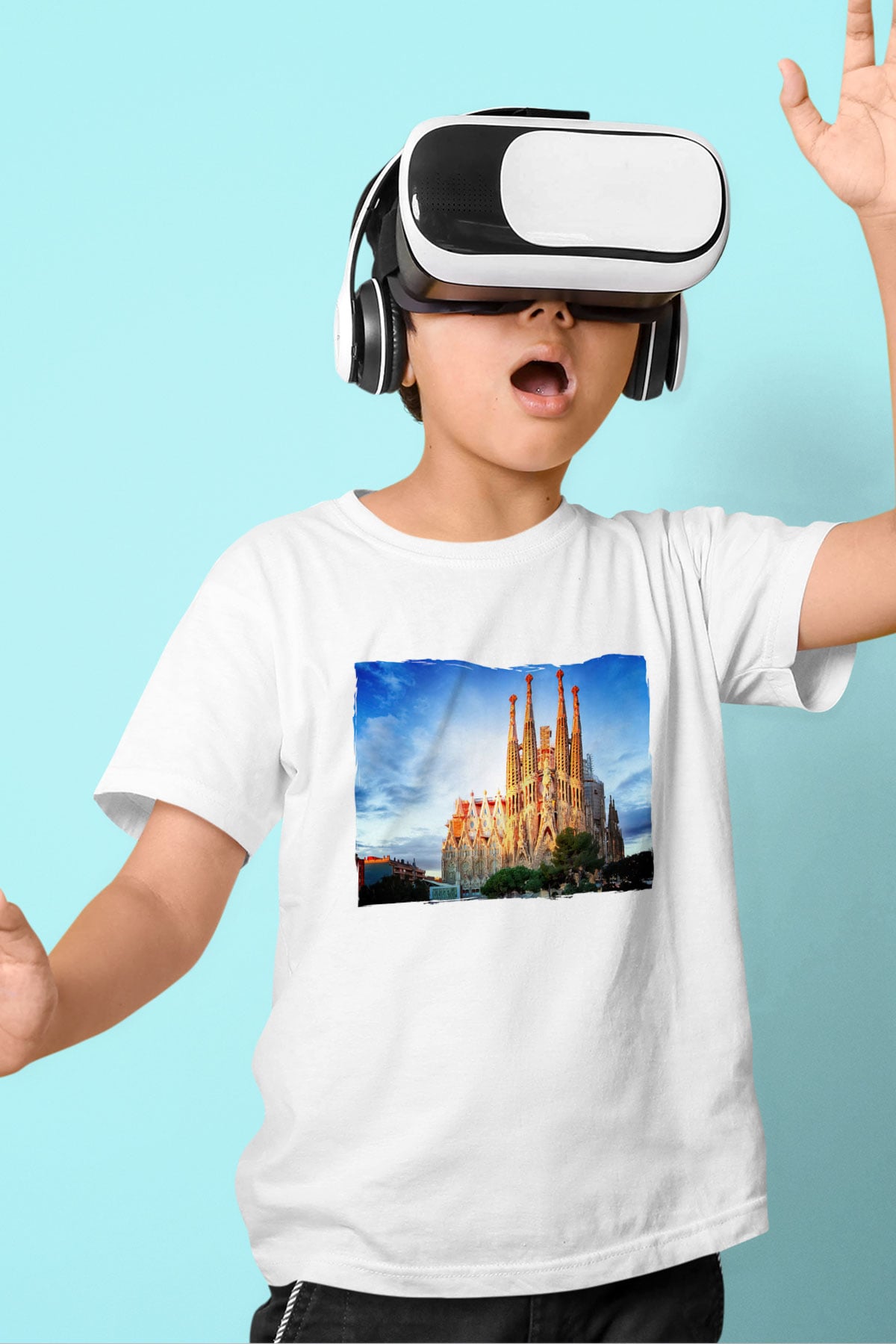 La Sagrada Familia Beyaz Unisex Çocuk Tişört
