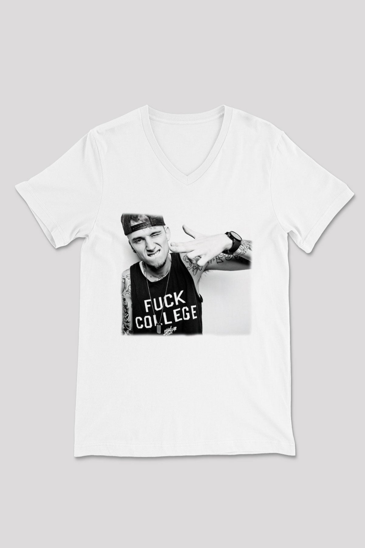 Machine Gun Kelly Beyaz Unisex V Yaka Tişört T-Shirt