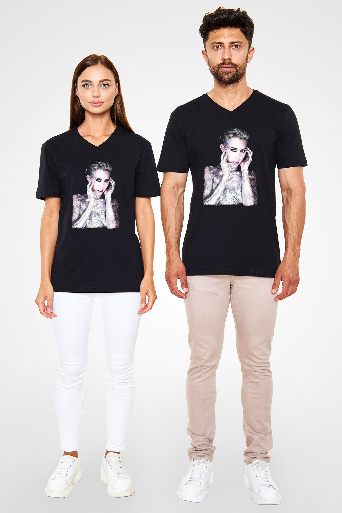 Miley Cyrus Baskılı Unisex Siyah V Yaka Tişört - Tshirt