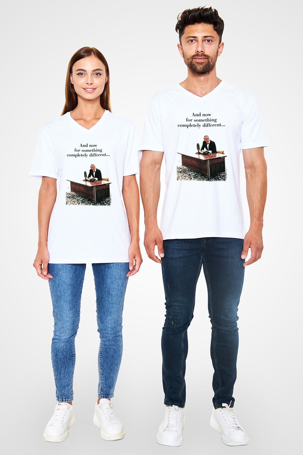 Monty Python's Flying Circus Beyaz Unisex V Yaka Tişört T-Shirt