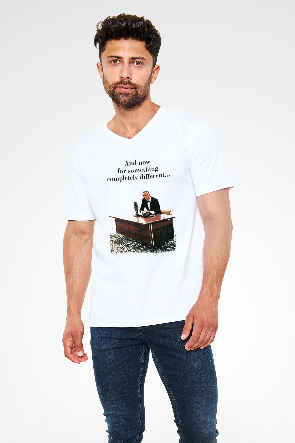 Monty Python's Flying Circus Beyaz Unisex V Yaka Tişört T-Shirt