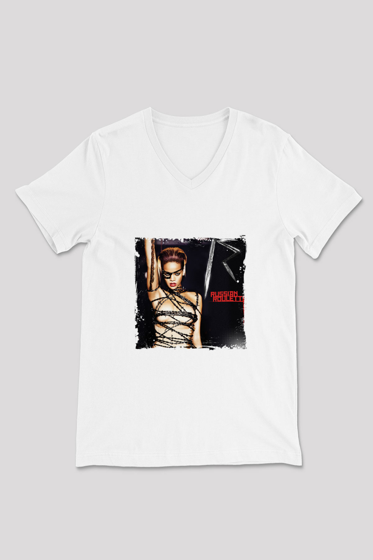 Rihanna Baskılı Beyaz V Yaka Unisex Tişört