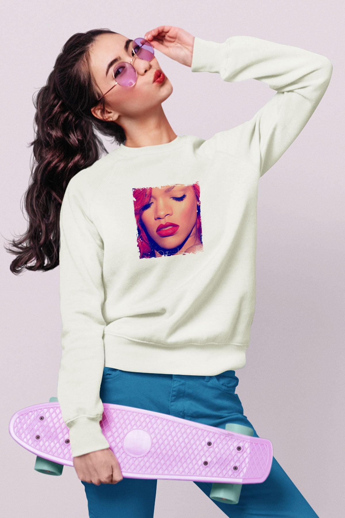 Rihanna Baskılı Unisex Beyaz Sweatshirt