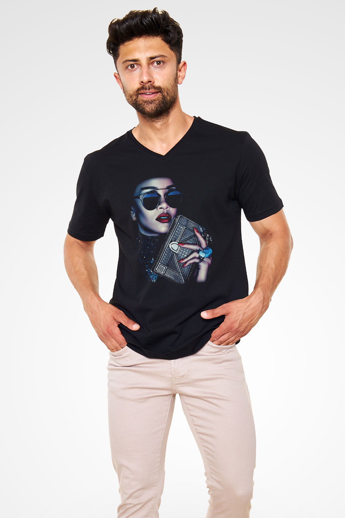 Rihanna Siyah Unisex V Yaka Tişört T-Shirt