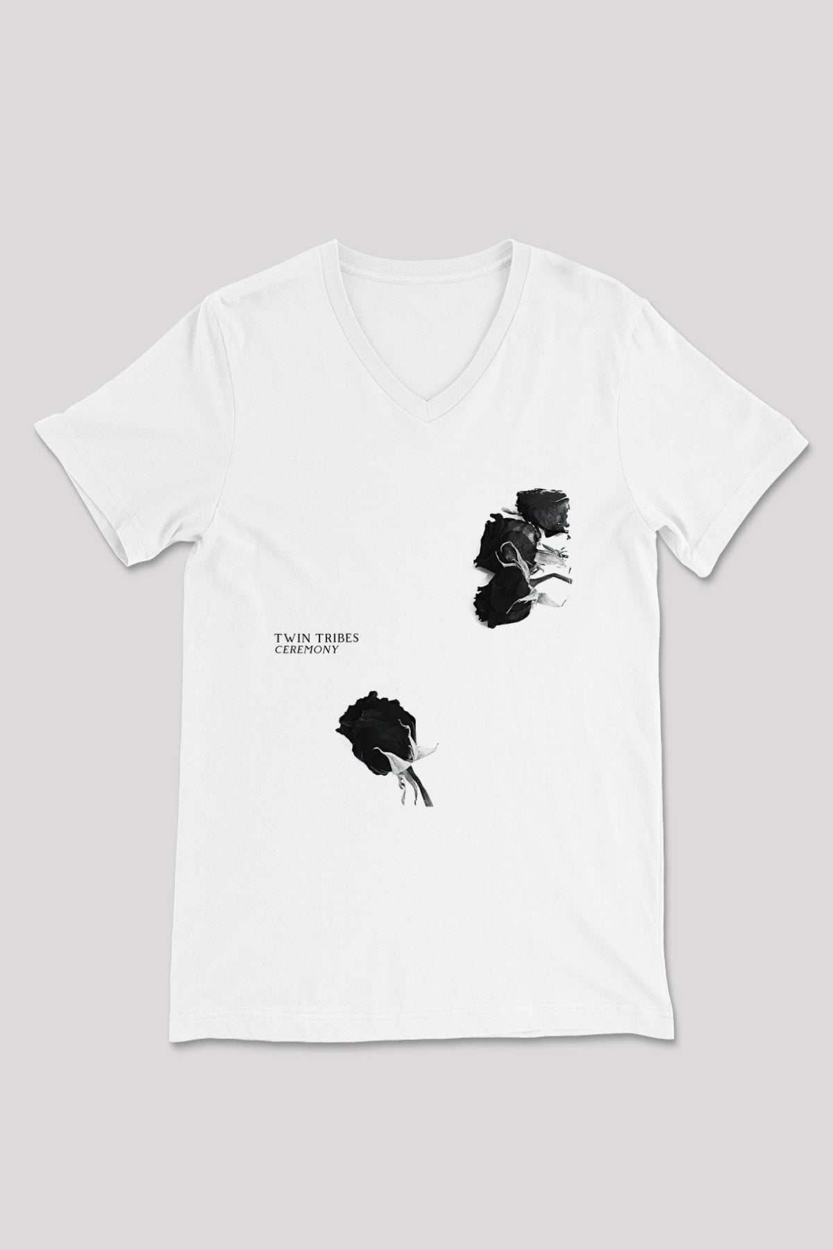 Twin Tribes Baskılı Beyaz Unisex V Yaka Tişört - Tshirt