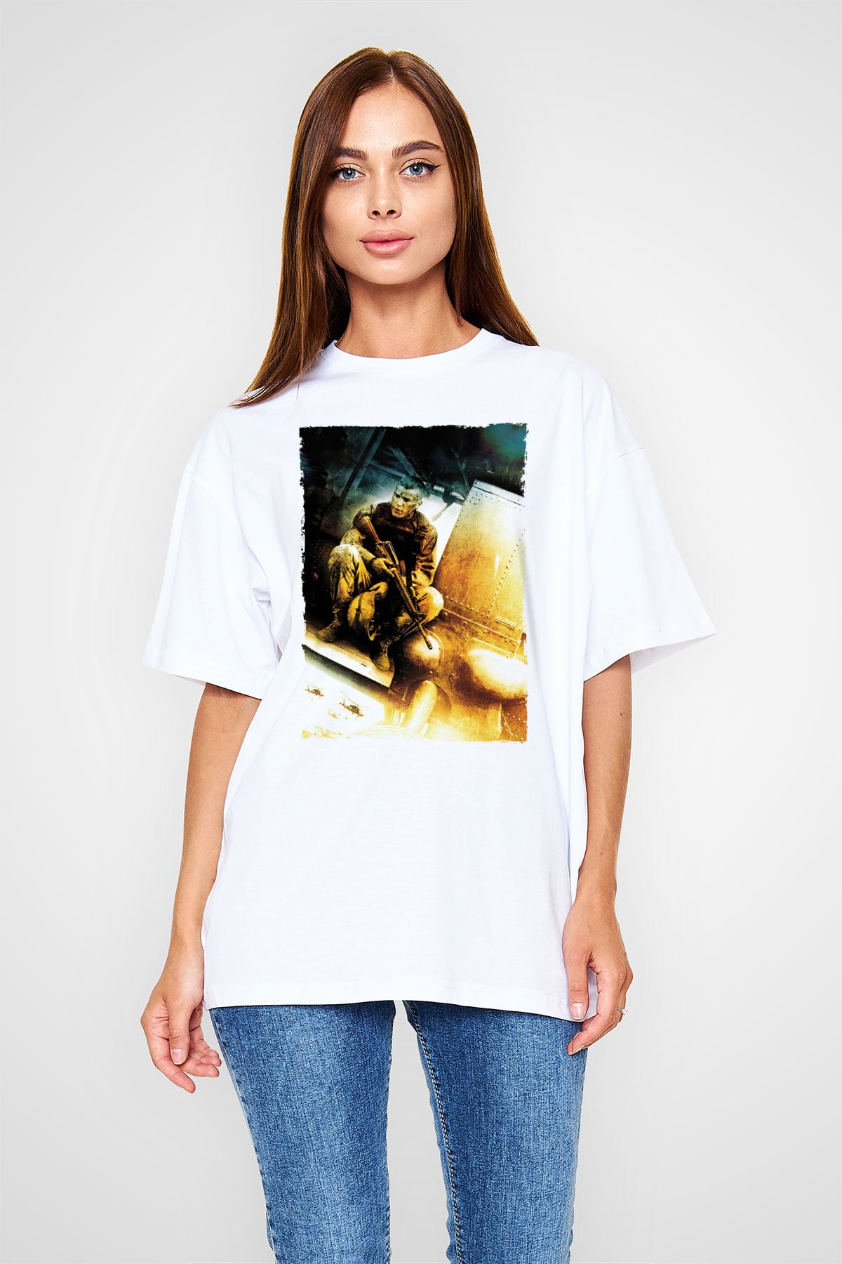 Unisex Kara Şahin Düştü - Black Hawk Down Baskılı Beyaz Oversize Tişört