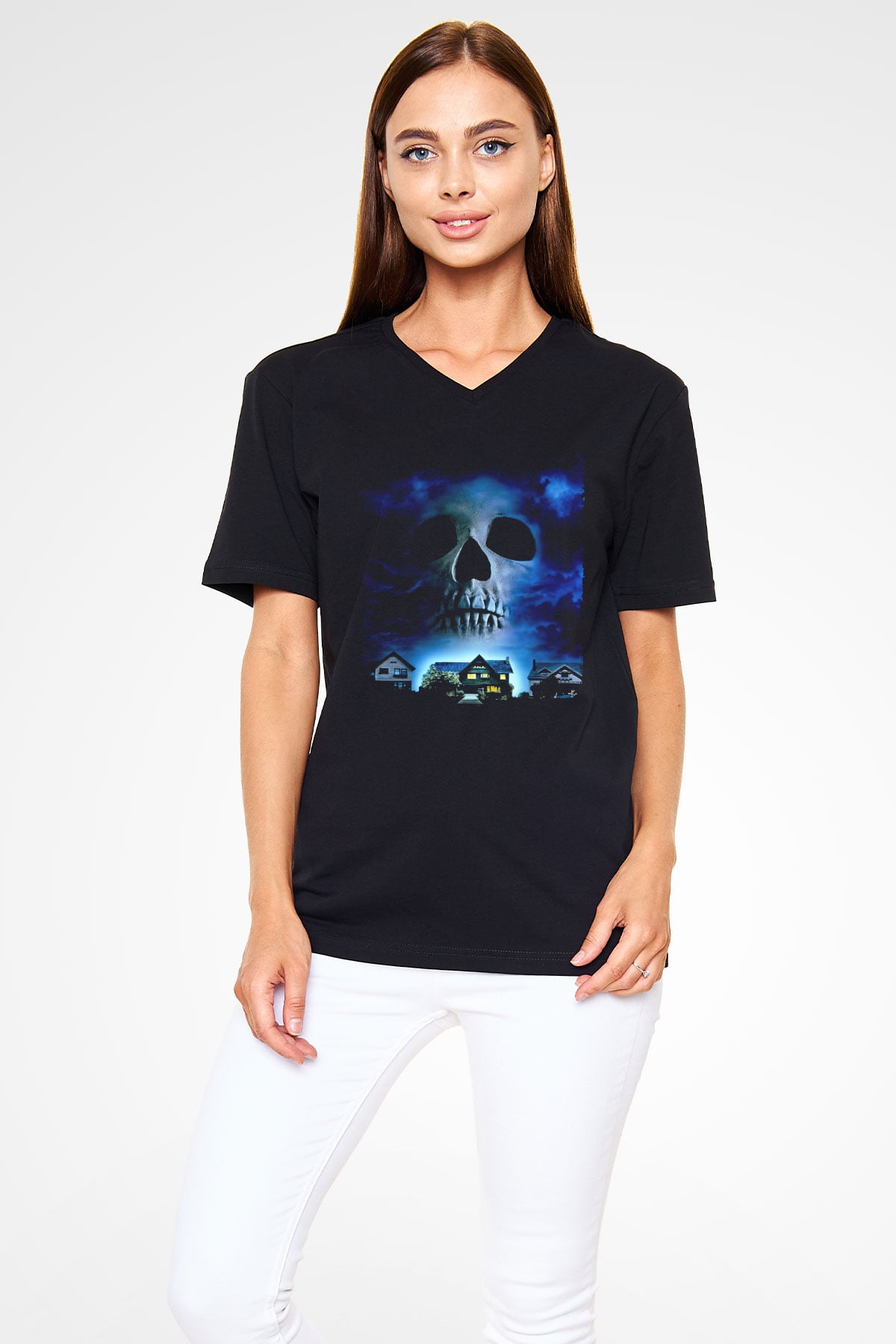 Unisex Merdiven Altındakiler (The People Under the Stairs) Baskılı Siyah V Yaka T-shirt