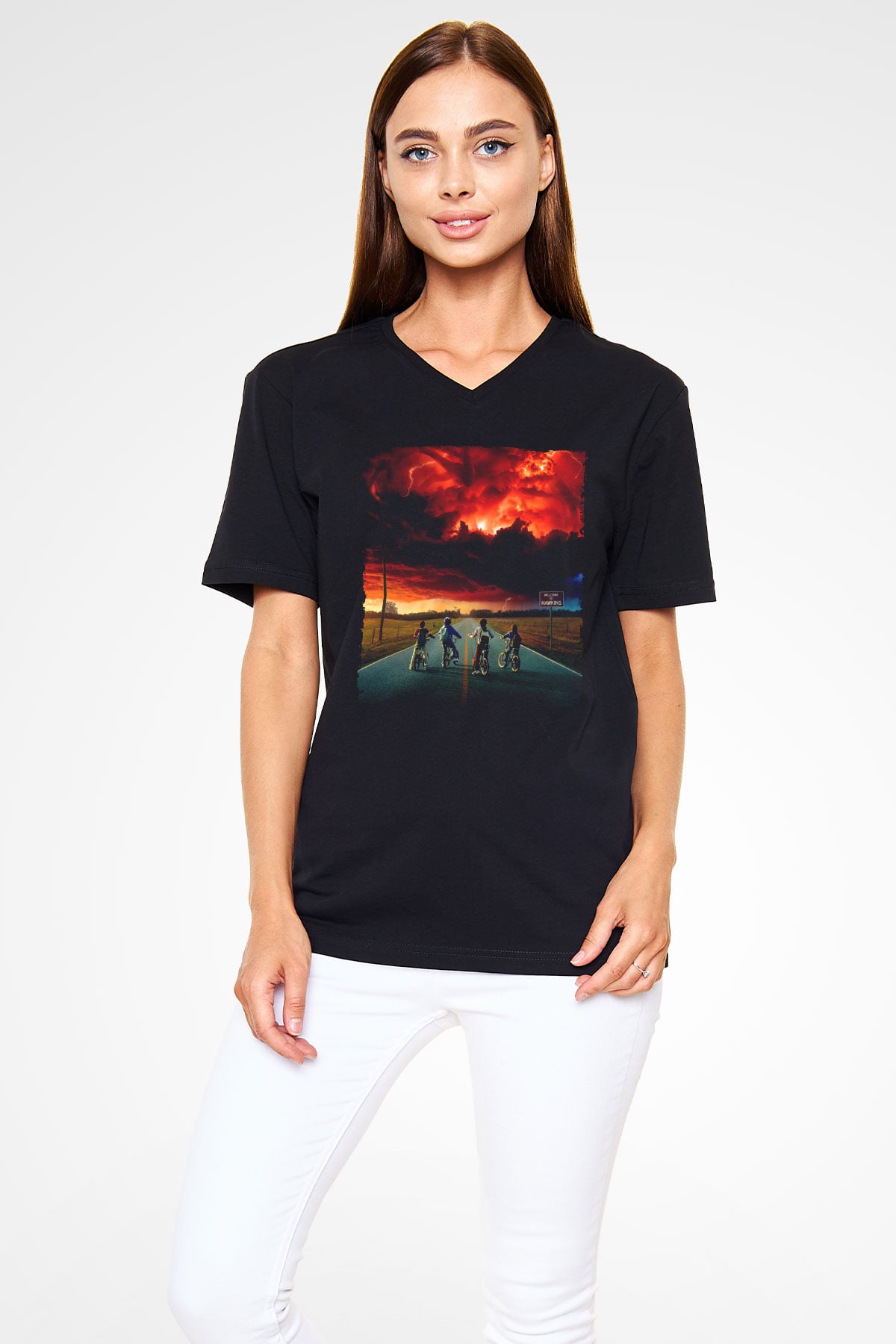 Unisex Stranger Things Baskılı Siyah V Yaka T-shirt