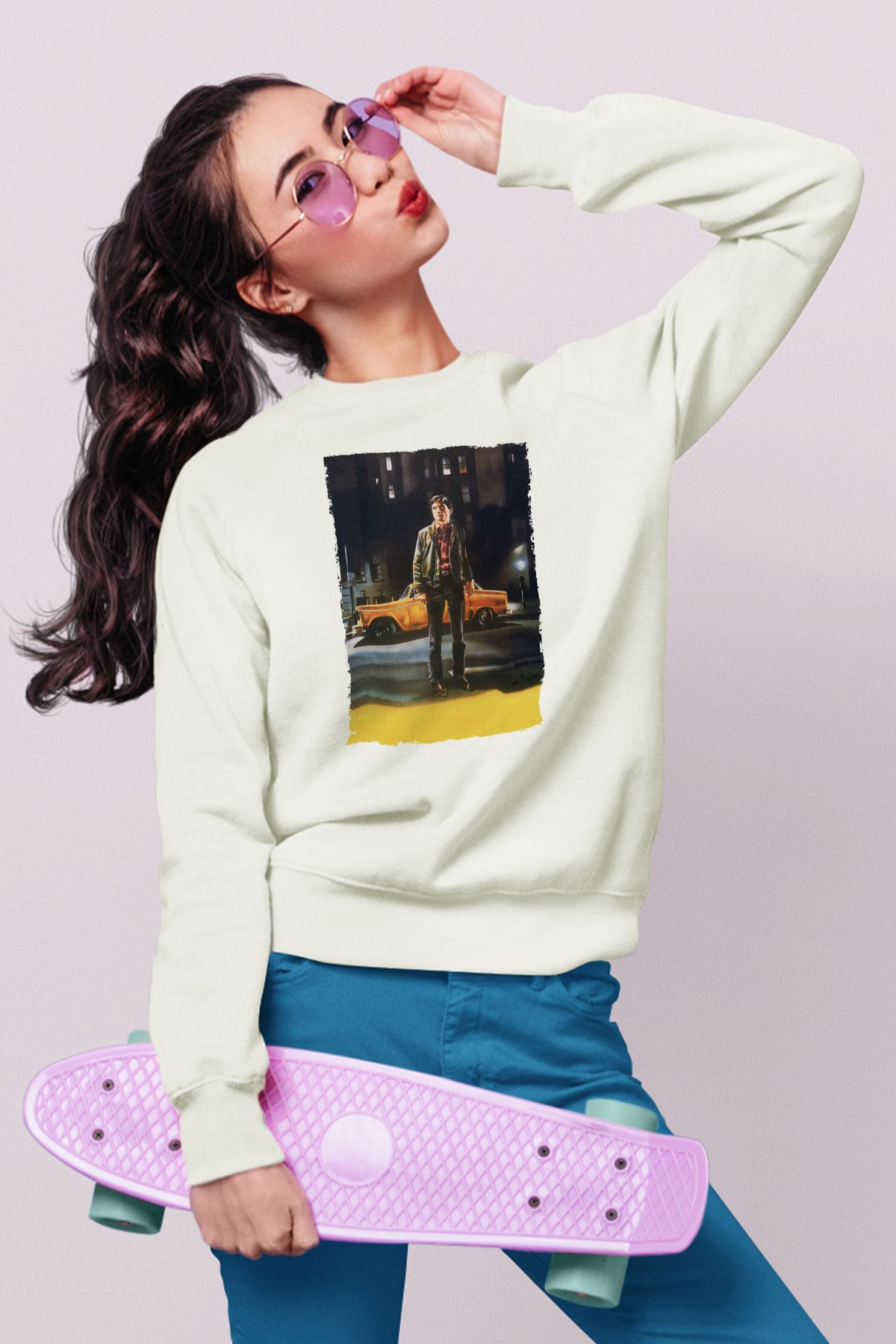 Unisex Taksi Şoförü (Taxi Driver) Baskılı Beyaz Sweatshirt