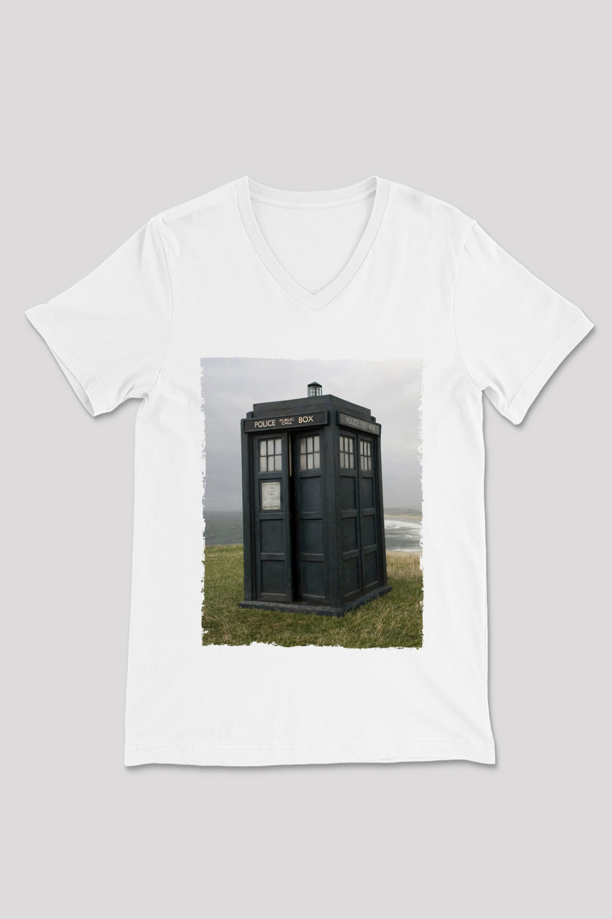 Unisex Tardis - Doctor Who Baskılı Beyaz V Yaka Tshirt