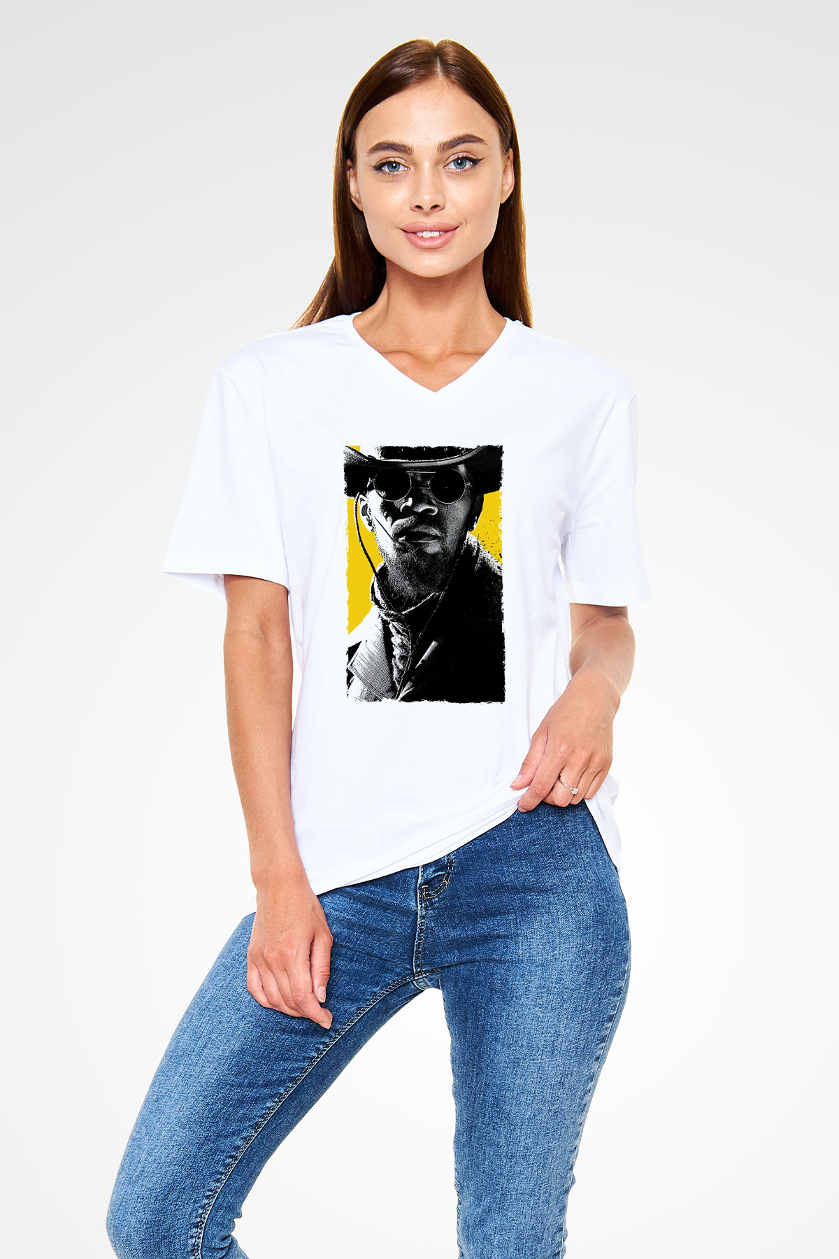 Unisex Zincirsiz - Django Unchained Baskılı Beyaz V Yaka Tshirt