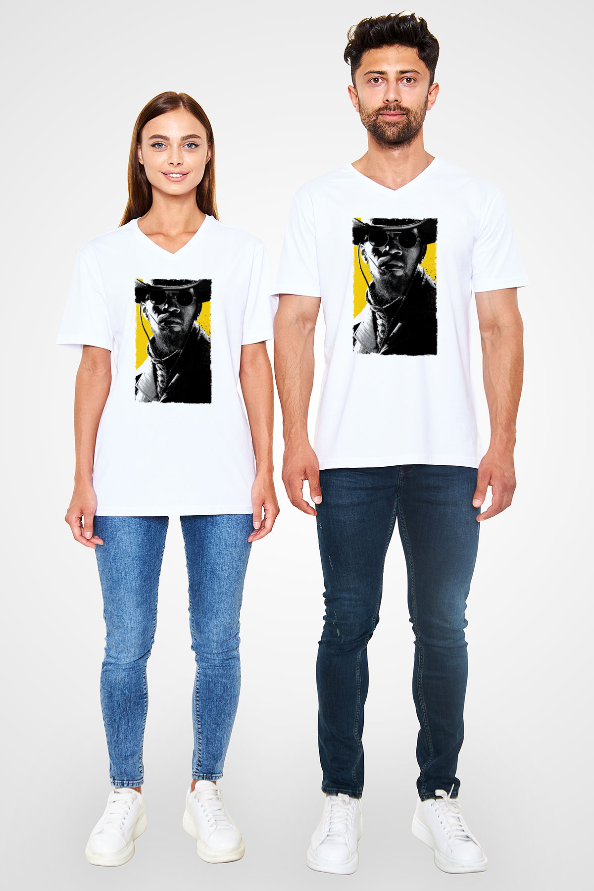 Unisex Zincirsiz - Django Unchained Baskılı Beyaz V Yaka Tshirt