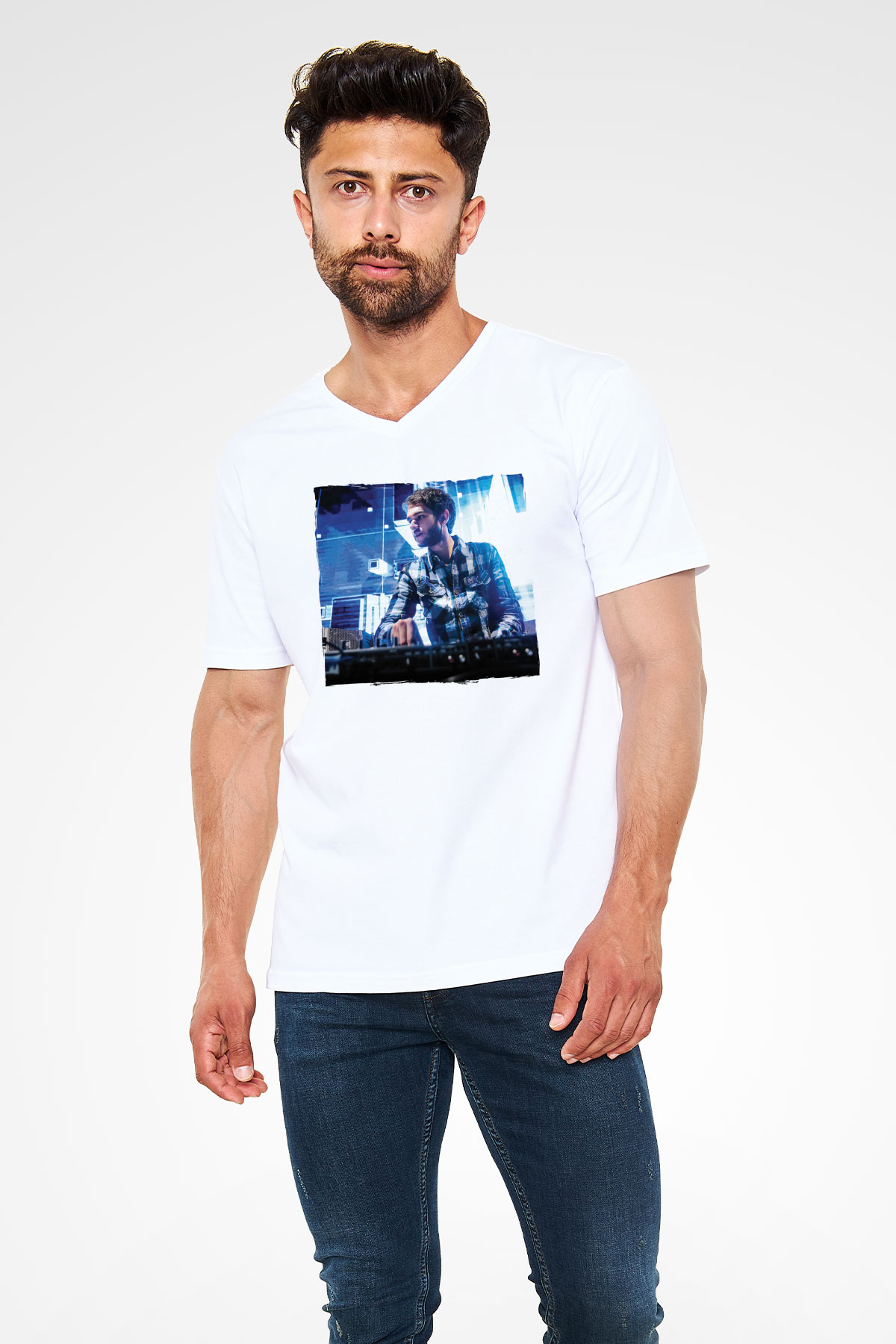 Zedd Beyaz Unisex V Yaka Tişört