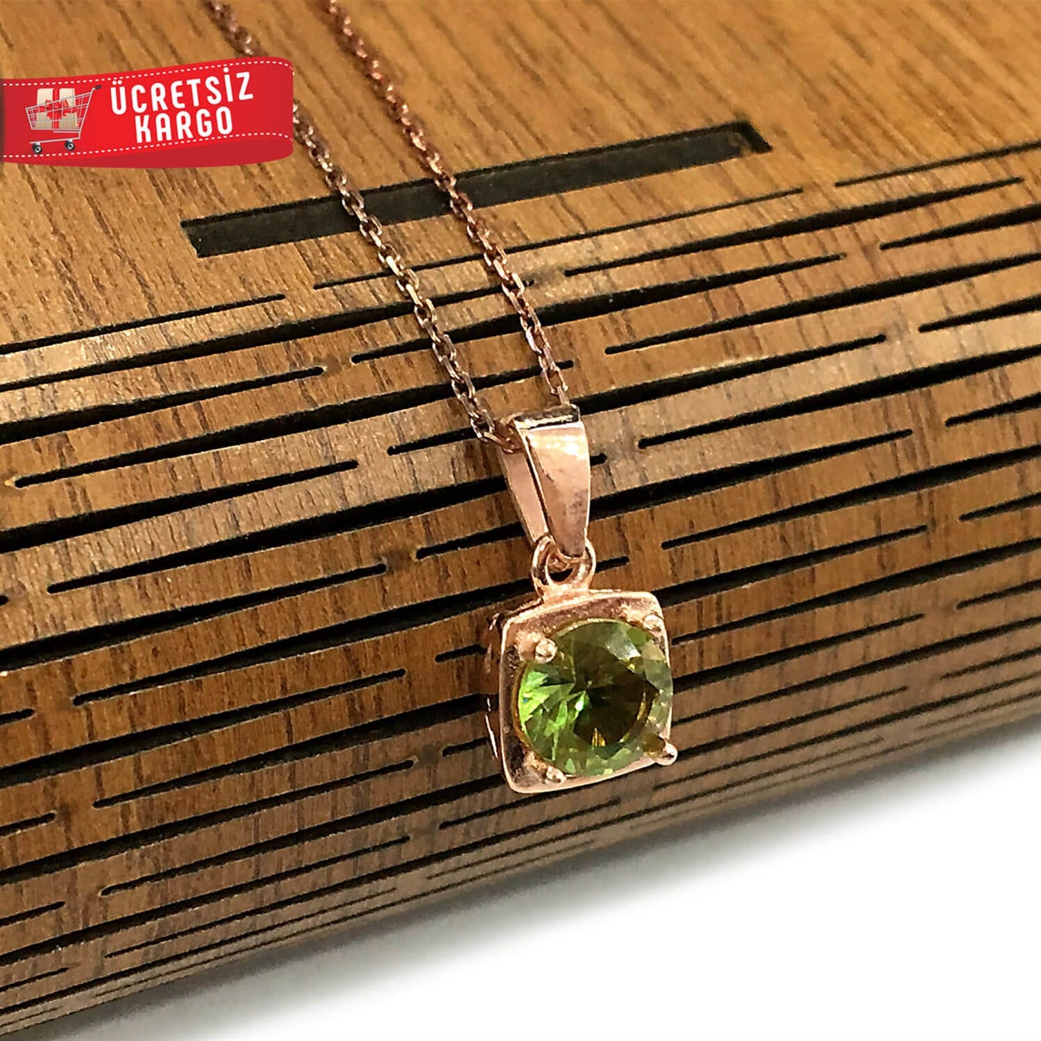 Kare Tasarım Rose 925 Ayar Zultanit Gümüş Kolye