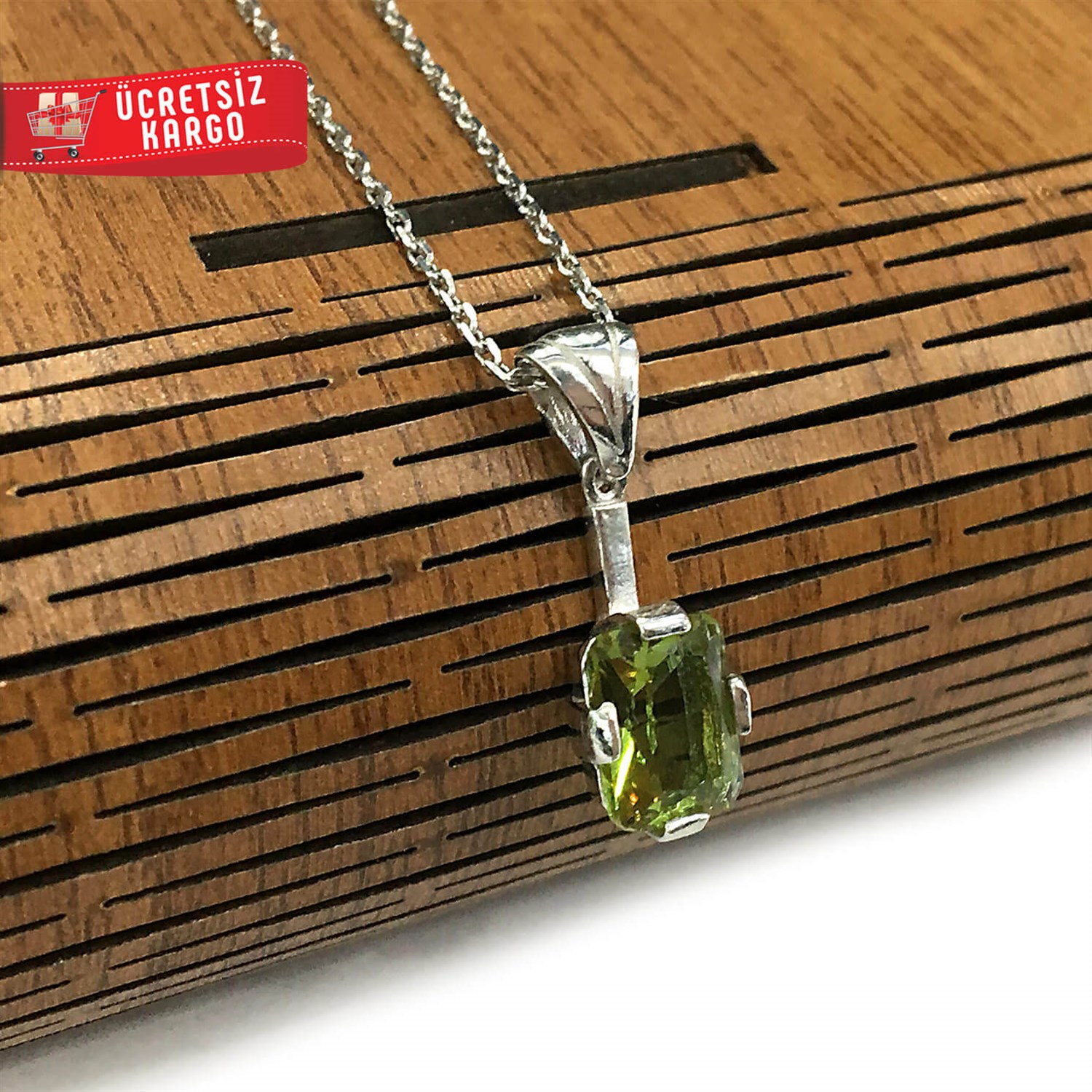 Minik Kare Tasarım 925 Ayar Zultanit Gümüş Kolye