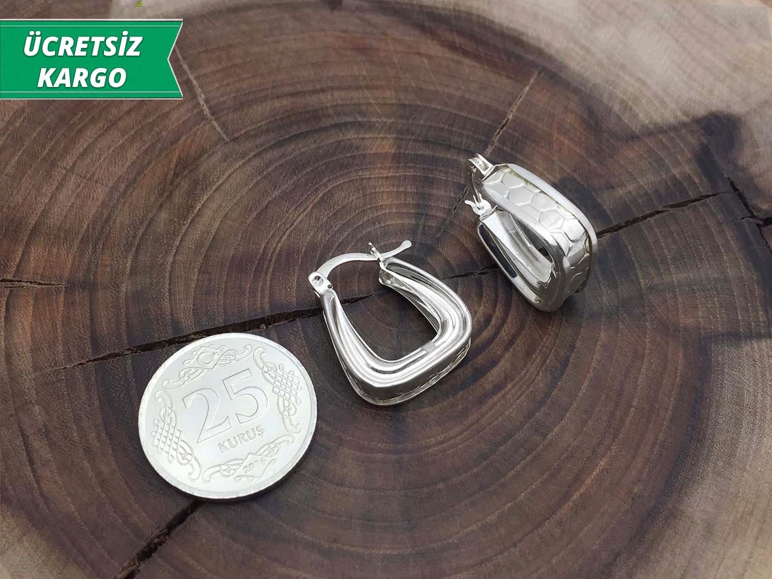 Sade Model 925 Ayar Gümüş Bayan Küpe