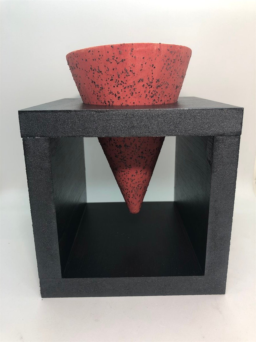 Siyah Ahşap Standlı Saksı