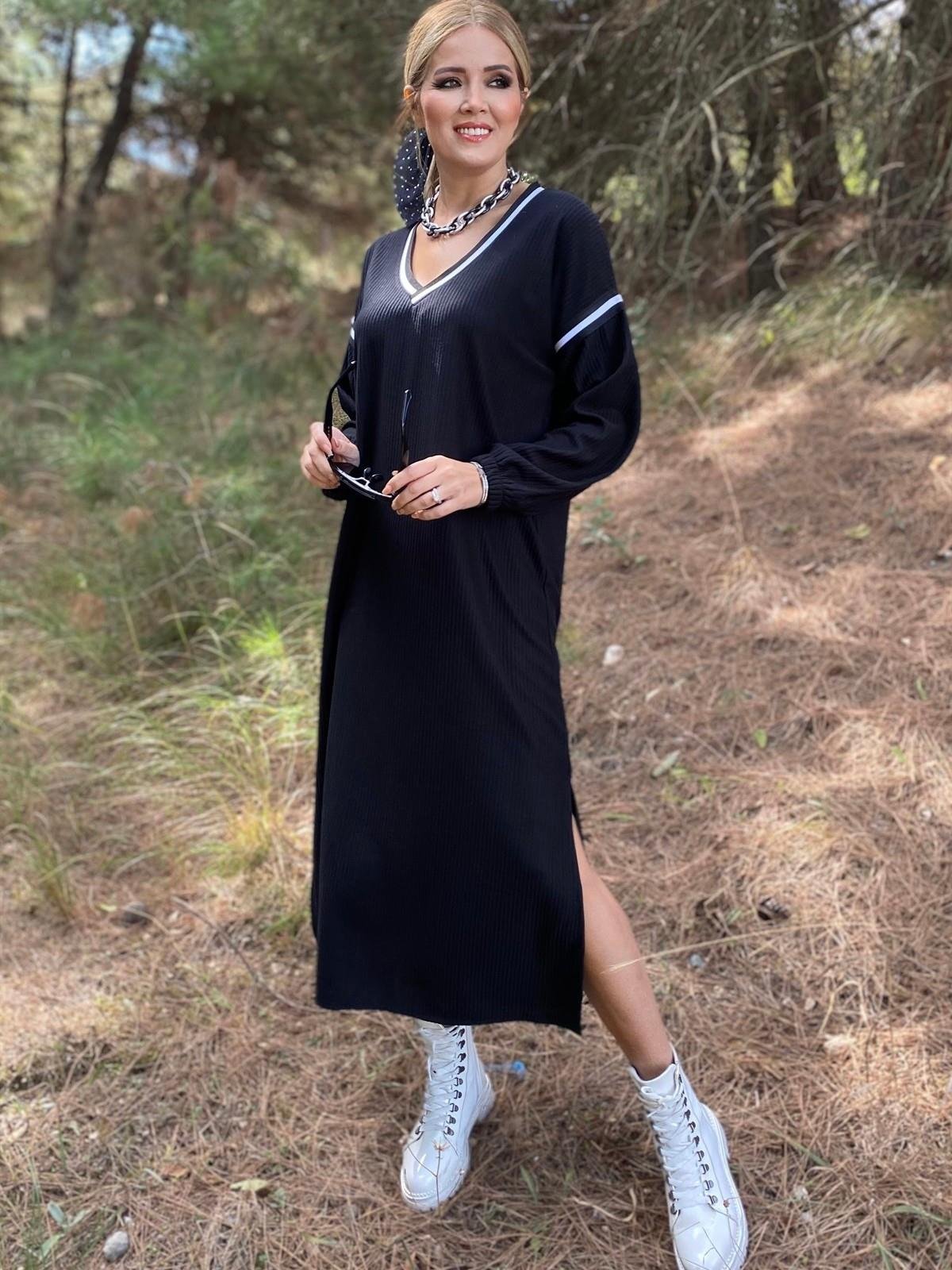 Siyah Pari Kol Yaka Yırtmaç Detaylı Elbise