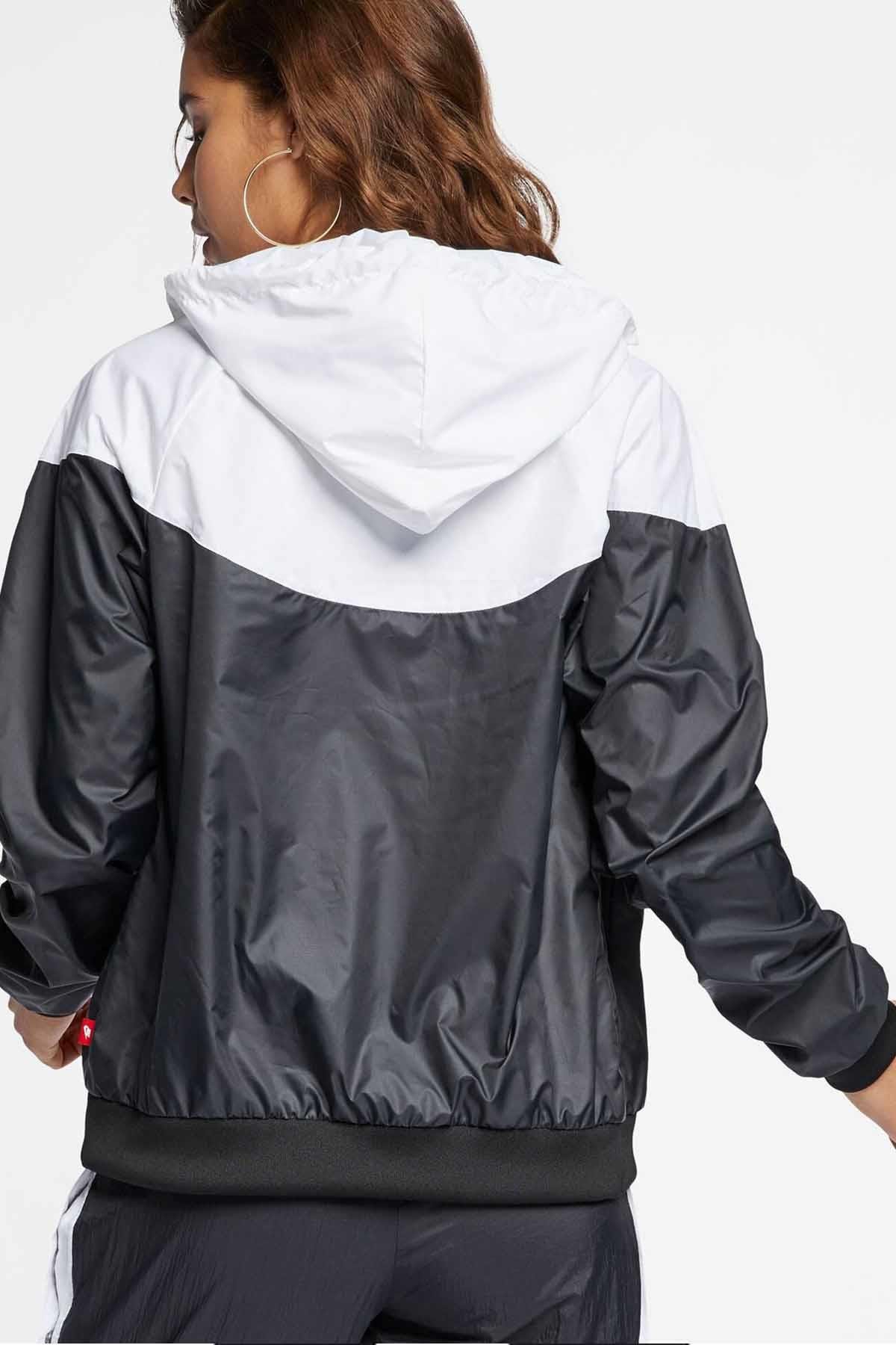NIKECeketNike Kadın Ceket  Windrunner Kadın Ceket AR3092-010-SIYAH-BYZ