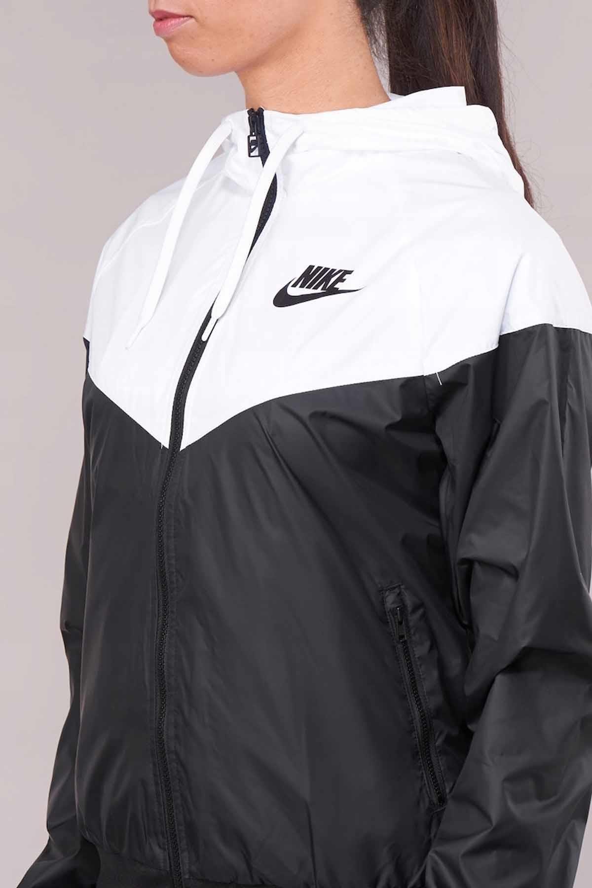 NIKECeketNike Kadın Ceket  Windrunner Kadın Ceket AR3092-010-SIYAH-BYZ