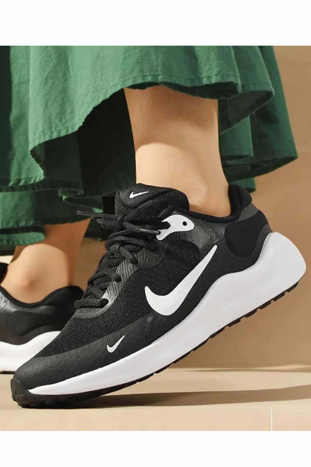 NIKEGünlük SporNike Revolution 7 Unisex Günlük Spor Ayakkabı FB7689-003-Siyah-Byz
