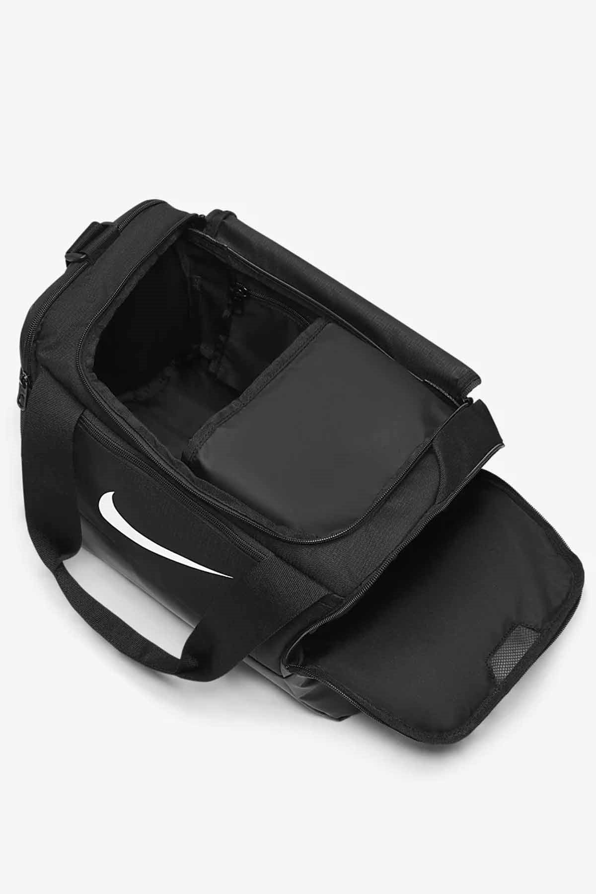 NIKESpor ve Seyehat ÇantasıNike Antrenman Spor Çantası (Ekstra Küçük Boy, 25 L)  DM3977-010-SIYAH