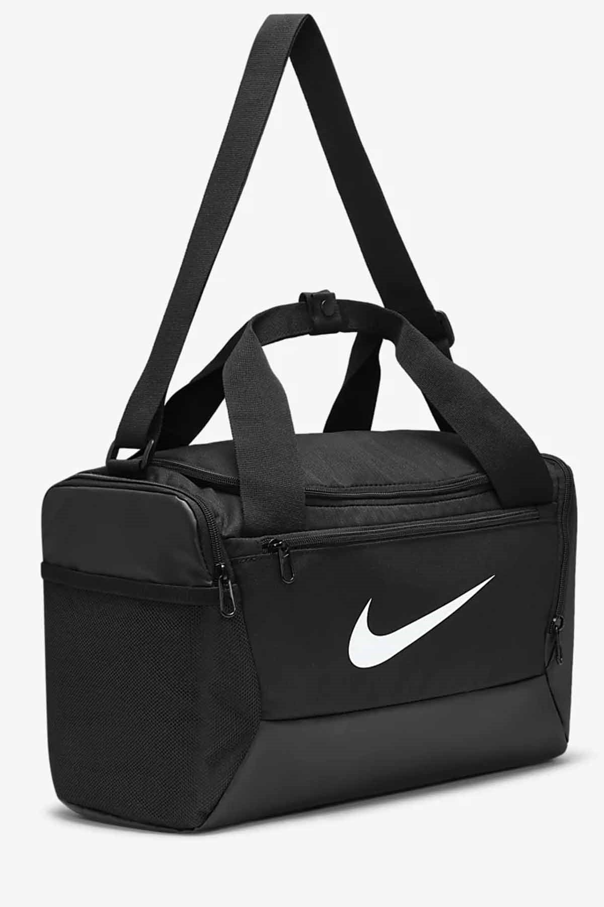 NIKESpor ve Seyehat ÇantasıNike Antrenman Spor Çantası (Ekstra Küçük Boy, 25 L)  DM3977-010-SIYAH