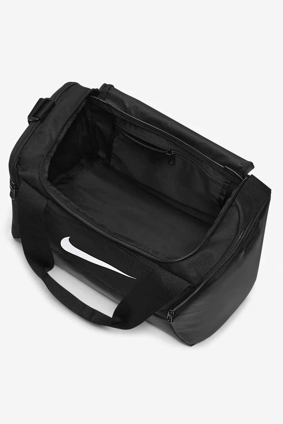 NIKESpor ve Seyehat ÇantasıNike Antrenman Spor Çantası (Ekstra Küçük Boy, 25 L)  DM3977-010-SIYAH