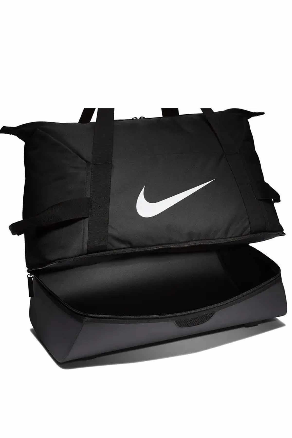 NIKESpor ve Seyehat ÇantasıNike Spor Çanta 37 LT  54 cm. (U) x 31 cm. (G) x 28 cm. (Y)  CU8096-010-SIYAH