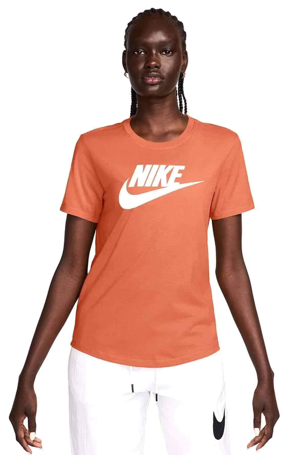 NIKETişörtNike Club Kadın Günlük Stil T-Shirt Kadın Tişört DX7906-828-Kiremit