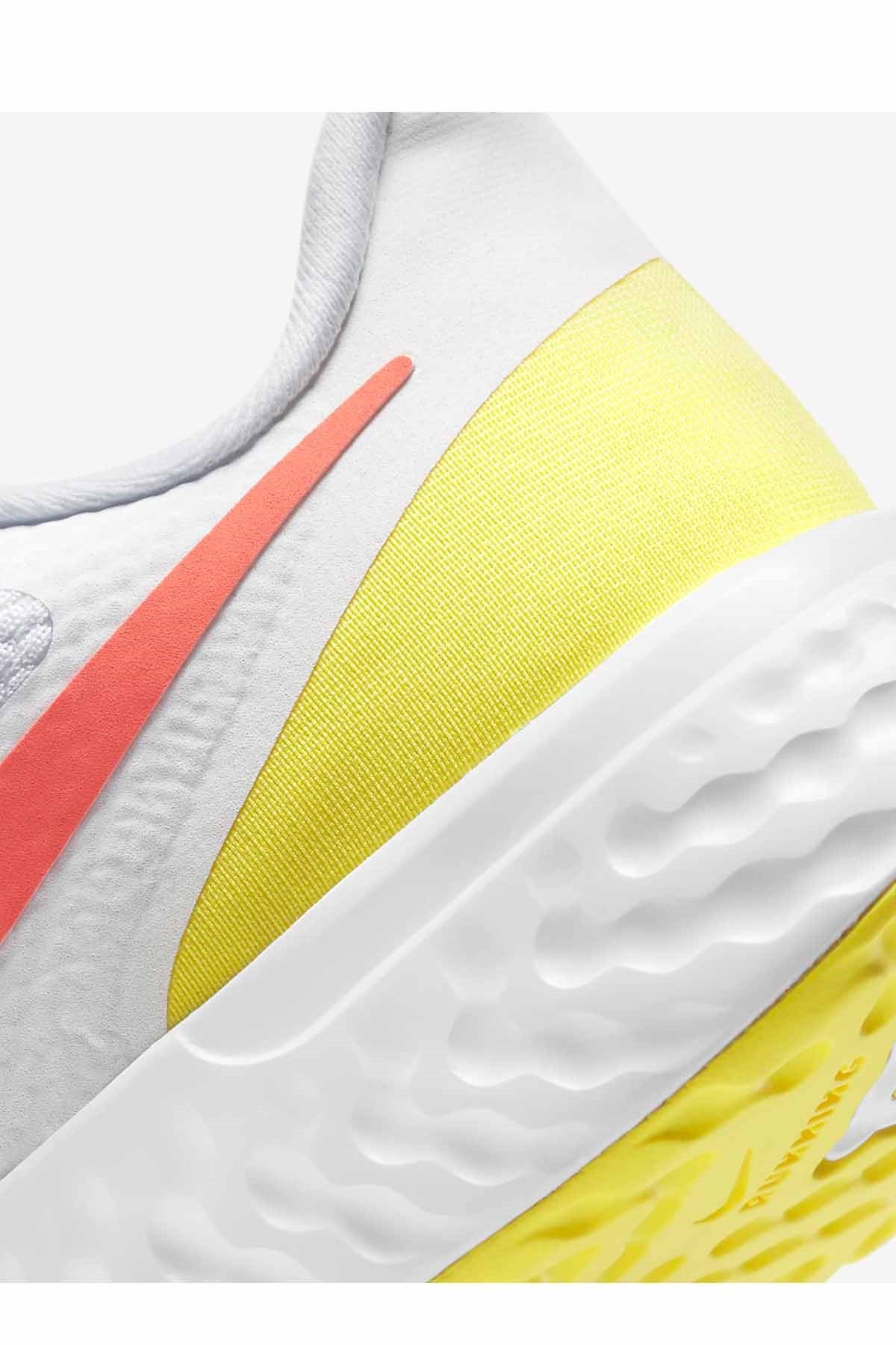 NIKEYürüyüş KoşuNike Revolutions 5 Wmns Kadın Yürüyüş Koşu Ayakkabı BQ3207-107-BEYAZ