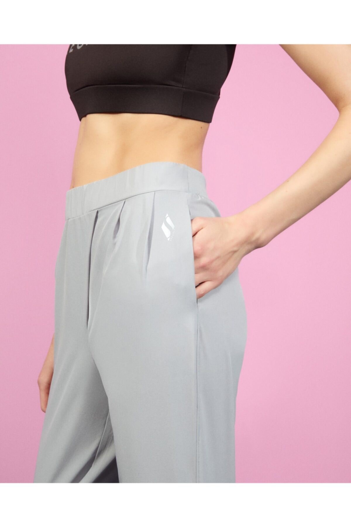 SKECHERSEşofman AltSkechers Micro Collection W Jogger Kadın Eşofman Alt S211078-032 Gri