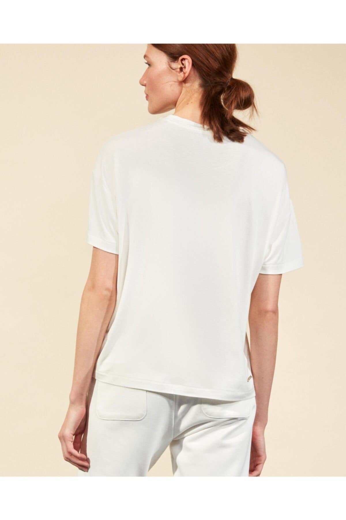 SKECHERSTişörtSkechers Graphic Tee W Kadın Tişört S211282-100 Beyaz