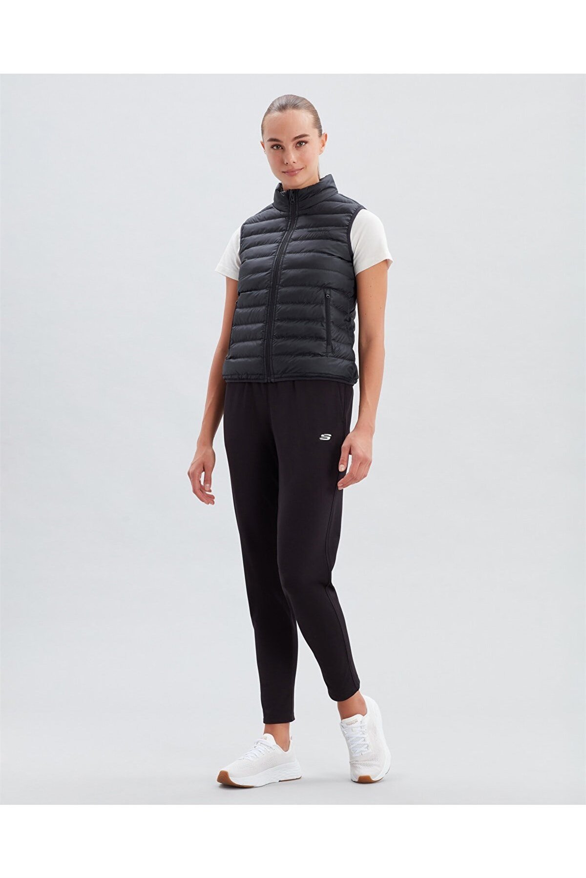 SKECHERSYelekSkechers W Essential Vest Kadın Yelek S212262-001 Black