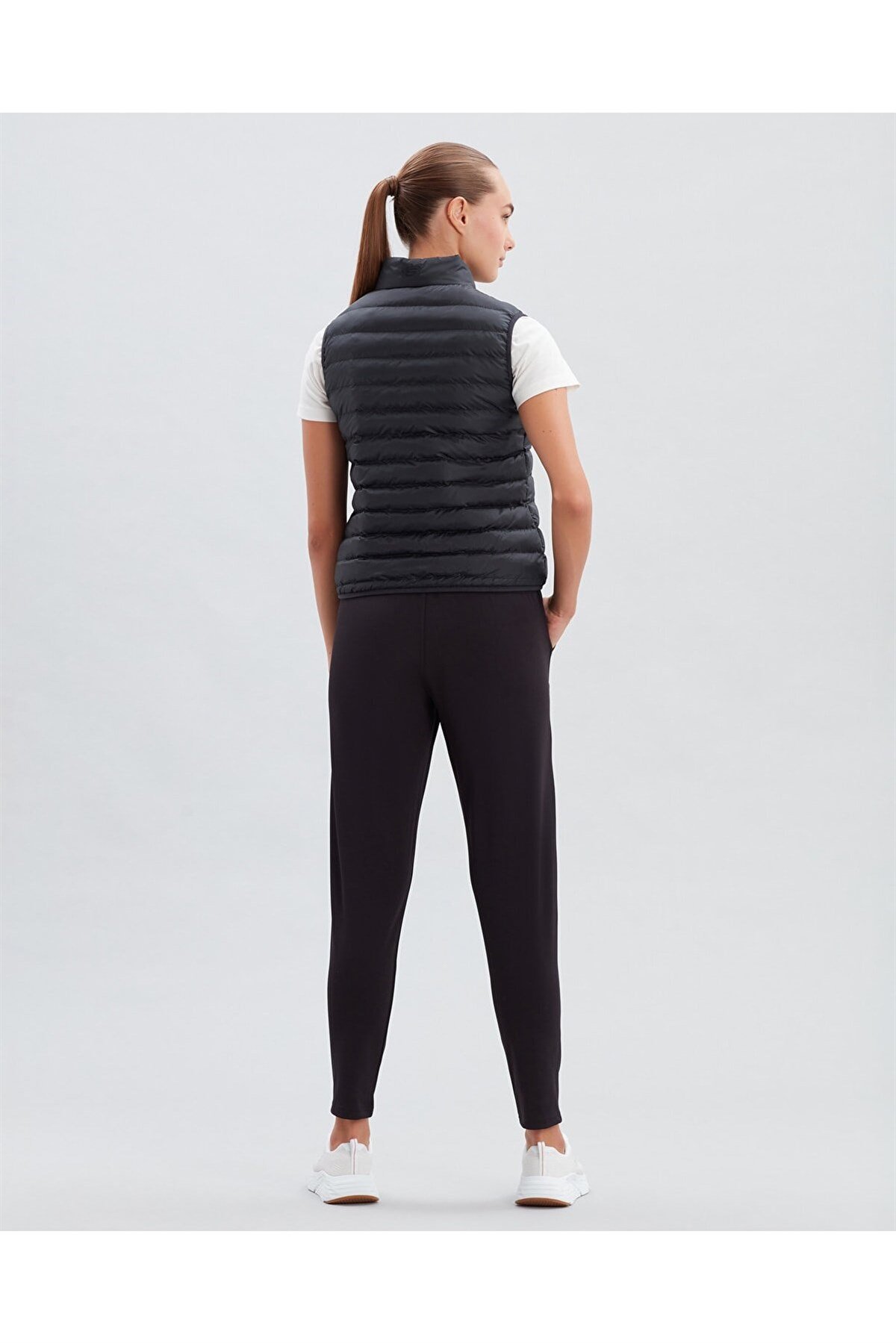 SKECHERSYelekSkechers W Essential Vest Kadın Yelek S212262-001 Black