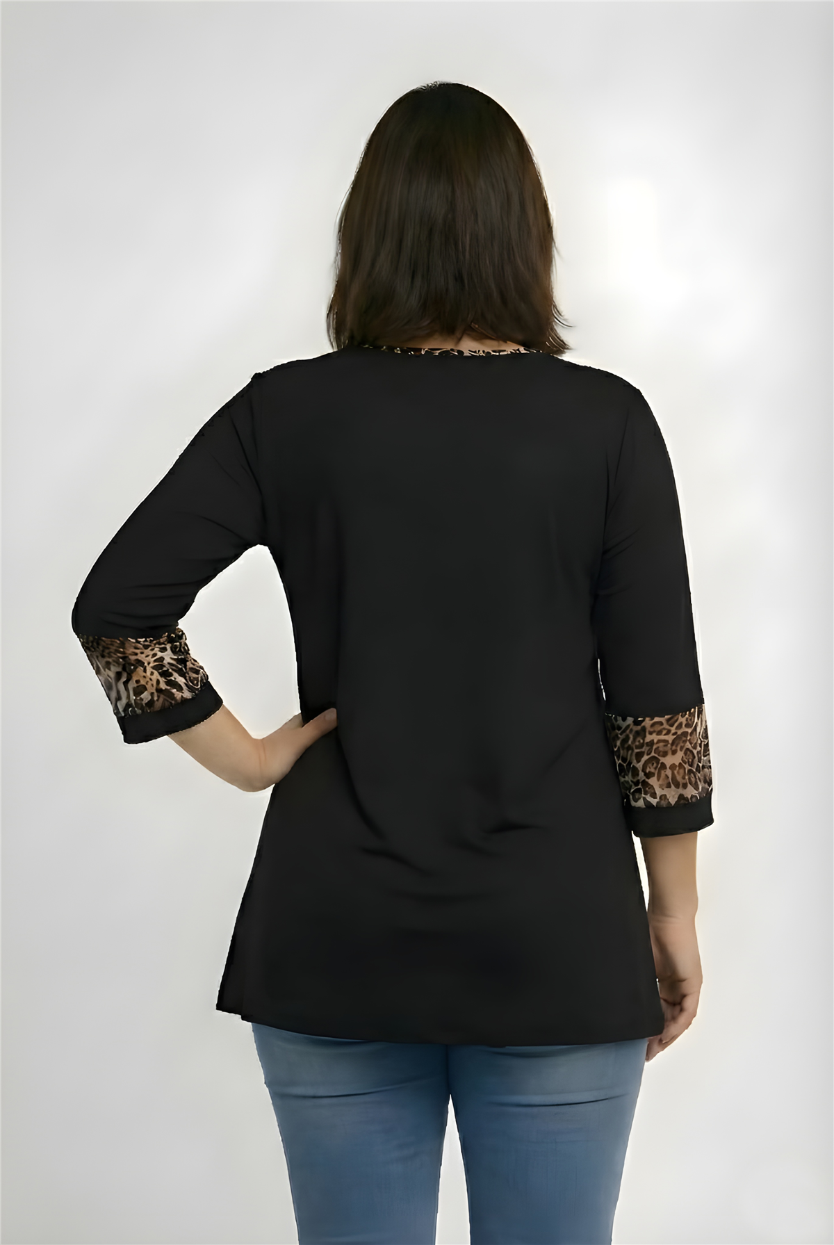 Büyük Beden Biye ve Bilek Leopar Detaylı Truvakar Kol Bluz SiyahCurvy TrendBüyük Beden Biye ve Bilek Leopar Detaylı Truvakar Kol Bluz Siyah