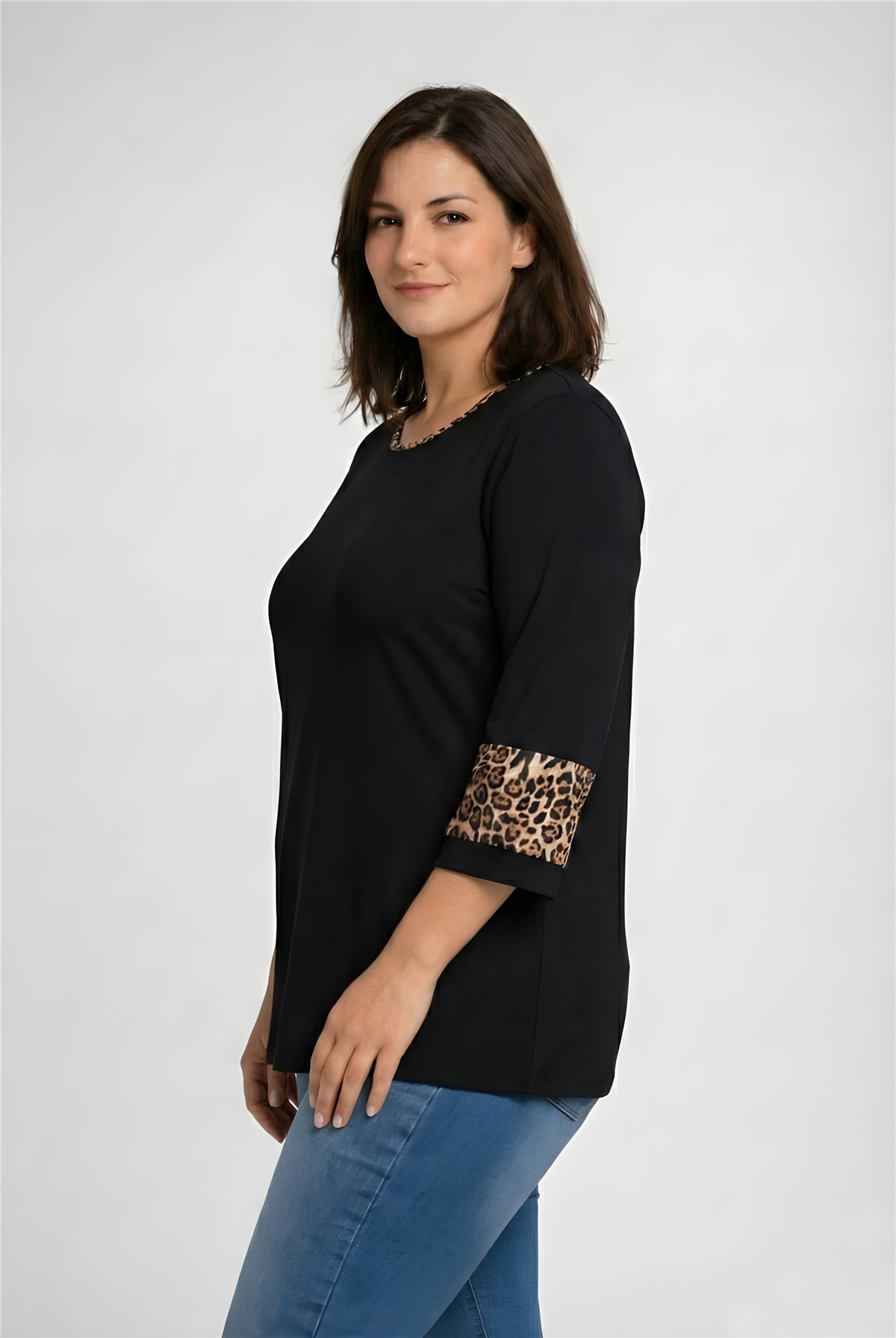 Büyük Beden Biye ve Bilek Leopar Detaylı Truvakar Kol Bluz SiyahCurvy TrendBüyük Beden Biye ve Bilek Leopar Detaylı Truvakar Kol Bluz Siyah