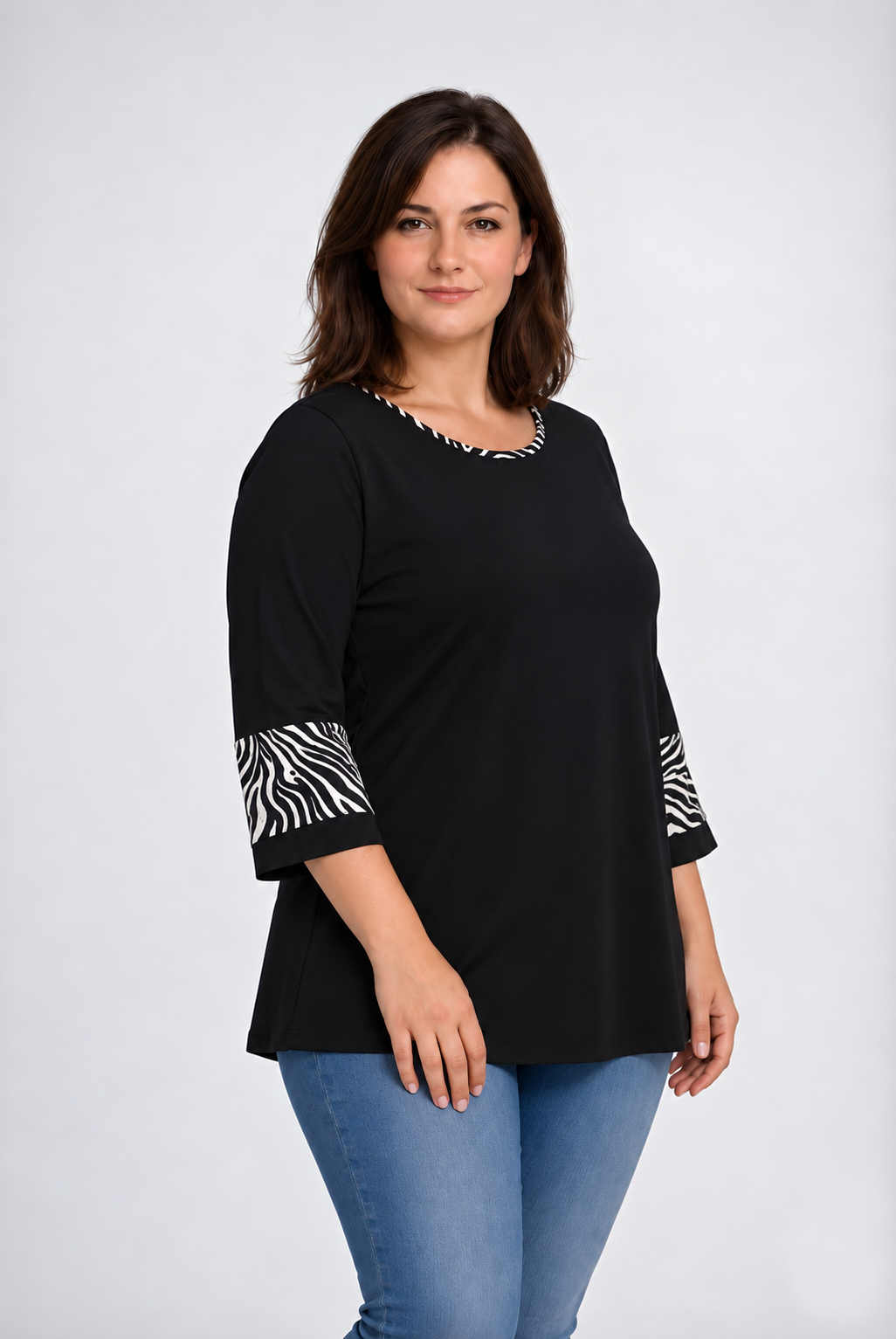 Büyük Beden Biye ve Bilek Zebra Detaylı Truvakar Kol Bluz SiyahCurvy TrendBüyük Beden Biye ve Bilek Zebra Detaylı Truvakar Kol Bluz Siyah