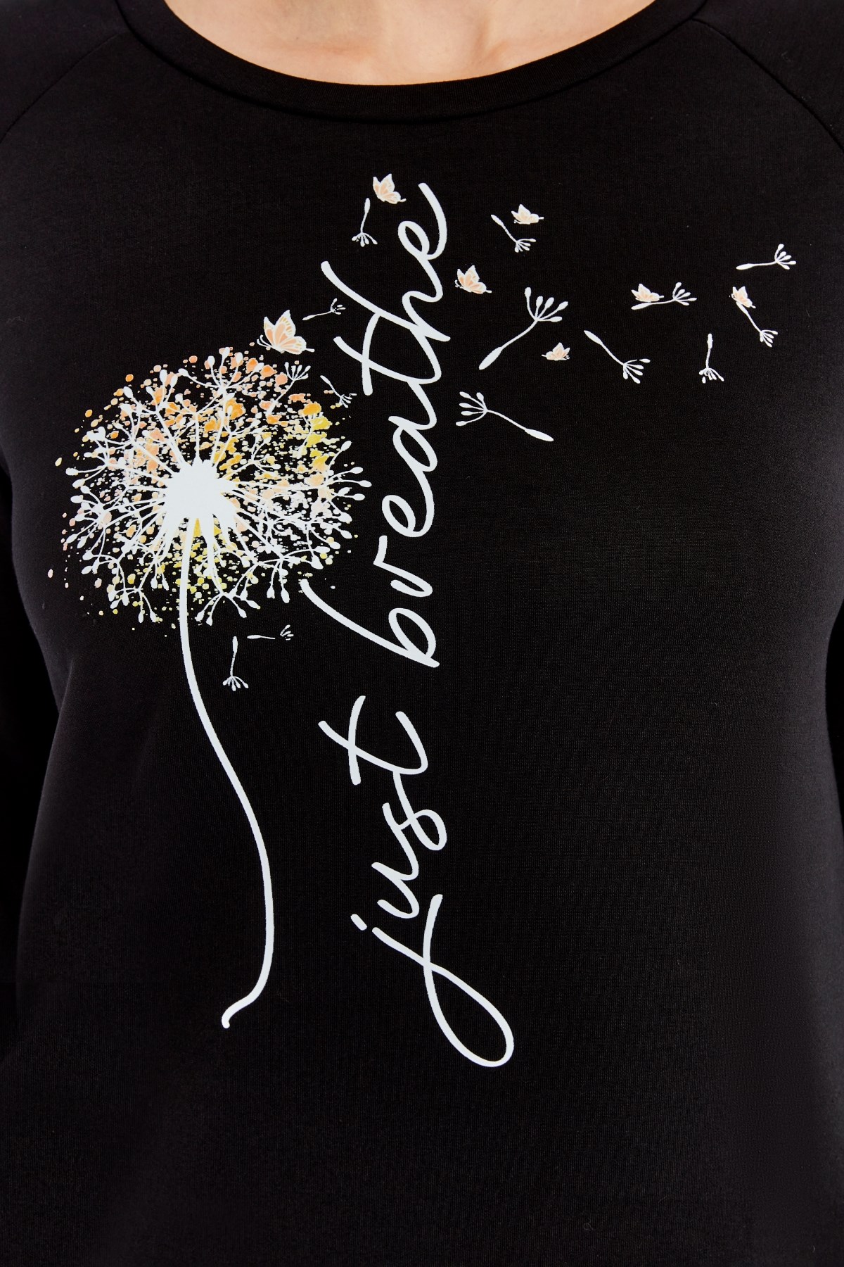 Büyük Beden Breathe Baskılı Fermur Yırtmaç Detaylı Oysho Kumaş Reglan Kol Sweashirt SiyahCurvy TrendBüyük Beden Breathe Baskılı Fermuar Yırtmaç Detaylı Oysho Kumaş Reglan Kol Sweashirt Siyah